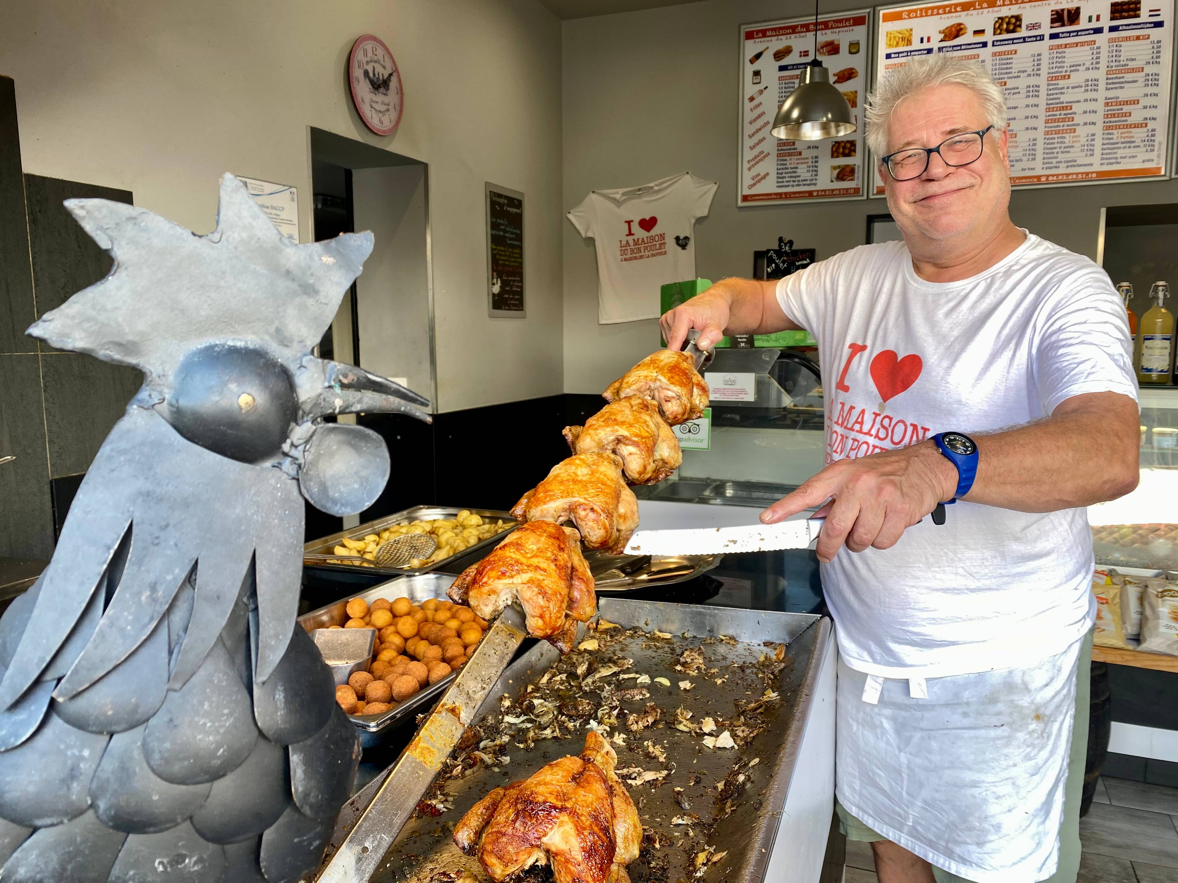 Contre une photo avec son logo, le poulet est cadeau chez ce rôtisseur de la Côte d'Azur