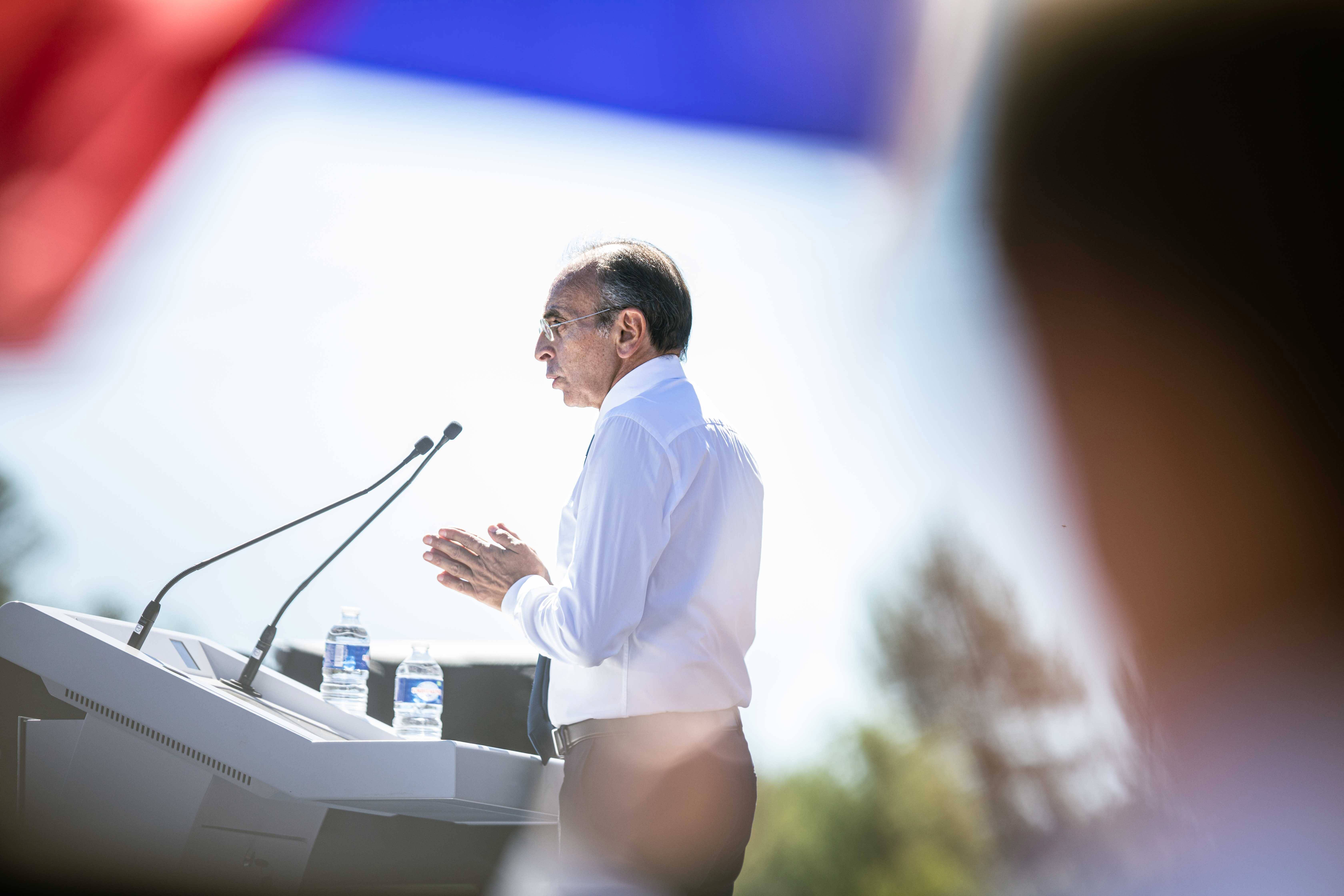 Arrivée de l'Ocean Viking à Toulon: Éric Zemmour se rendra sur place pour "dire non à l'accueil du navire"