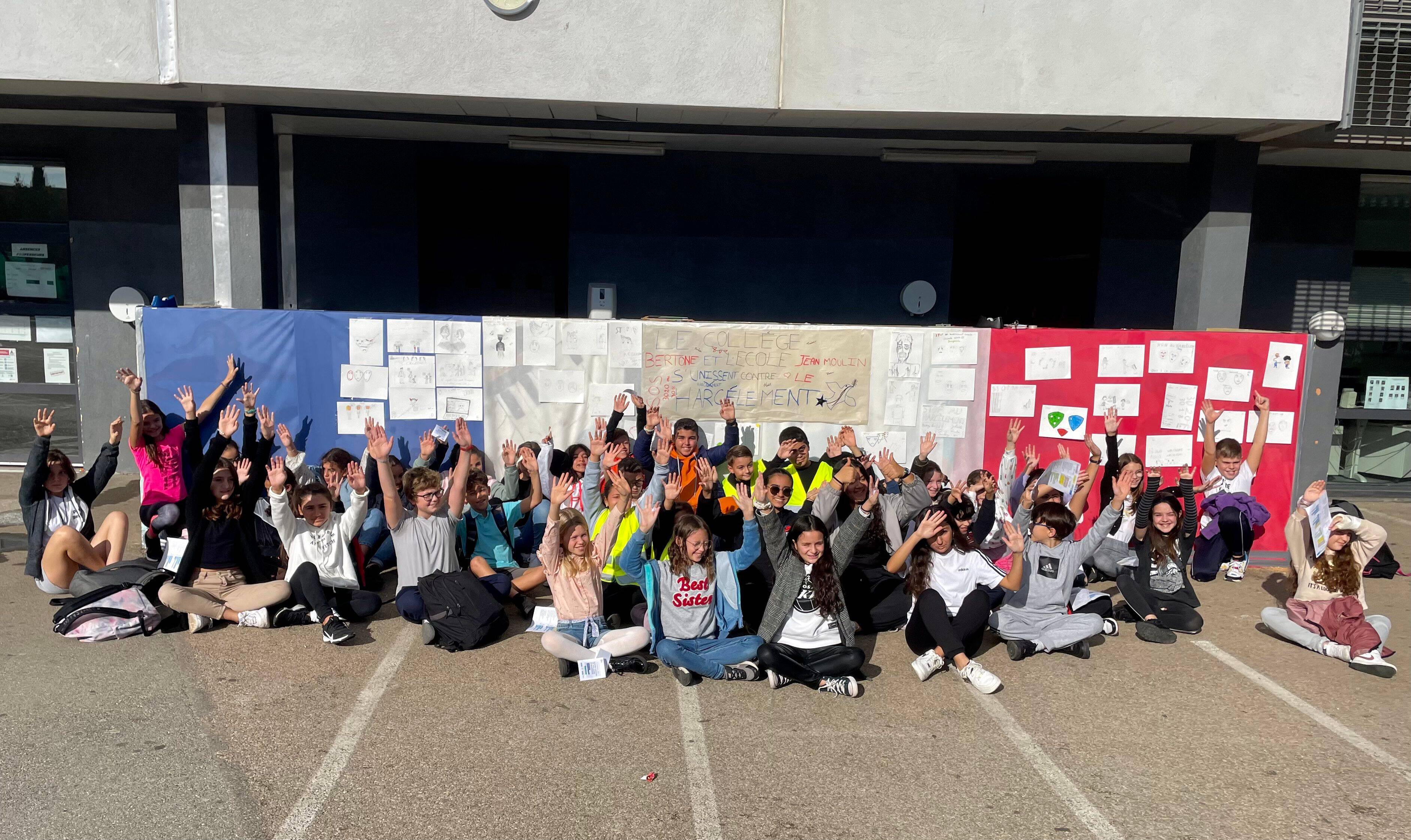 Les élèves du collège Bertone et de l'école Jean-Moulin à Antibes s'unissent pour lutter contre le harcèlement scolaire