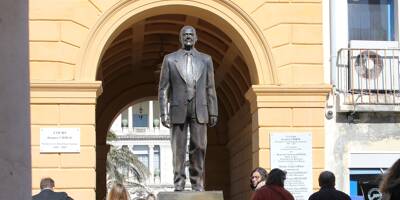 La statue de Jacques Chirac encore une fois dégradée à Nice