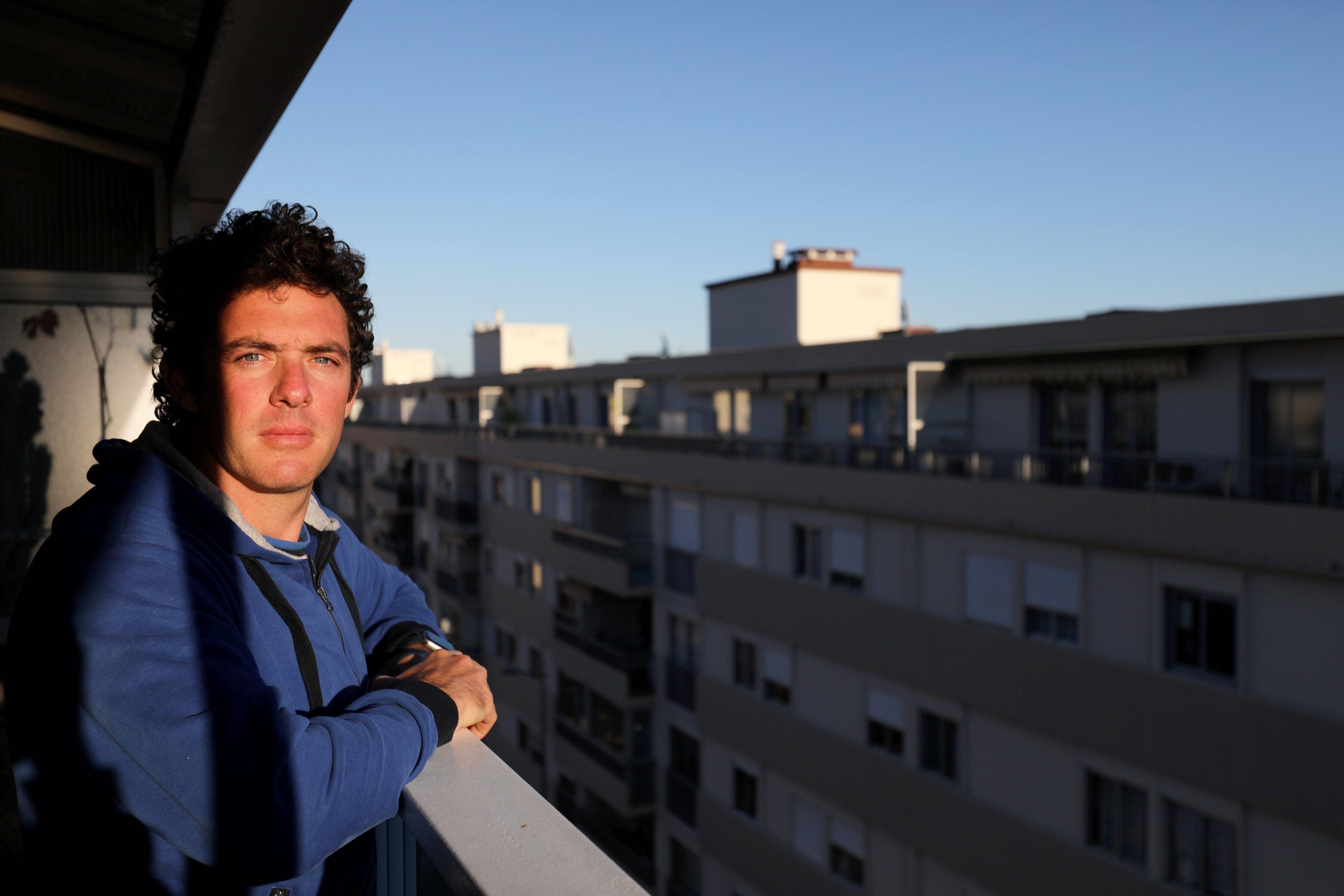 "Si j'avais suivi ses conseils..." Le Samu lui conseille de rester chez lui, il se rend quand même aux urgences et s'en sort "par miracle"