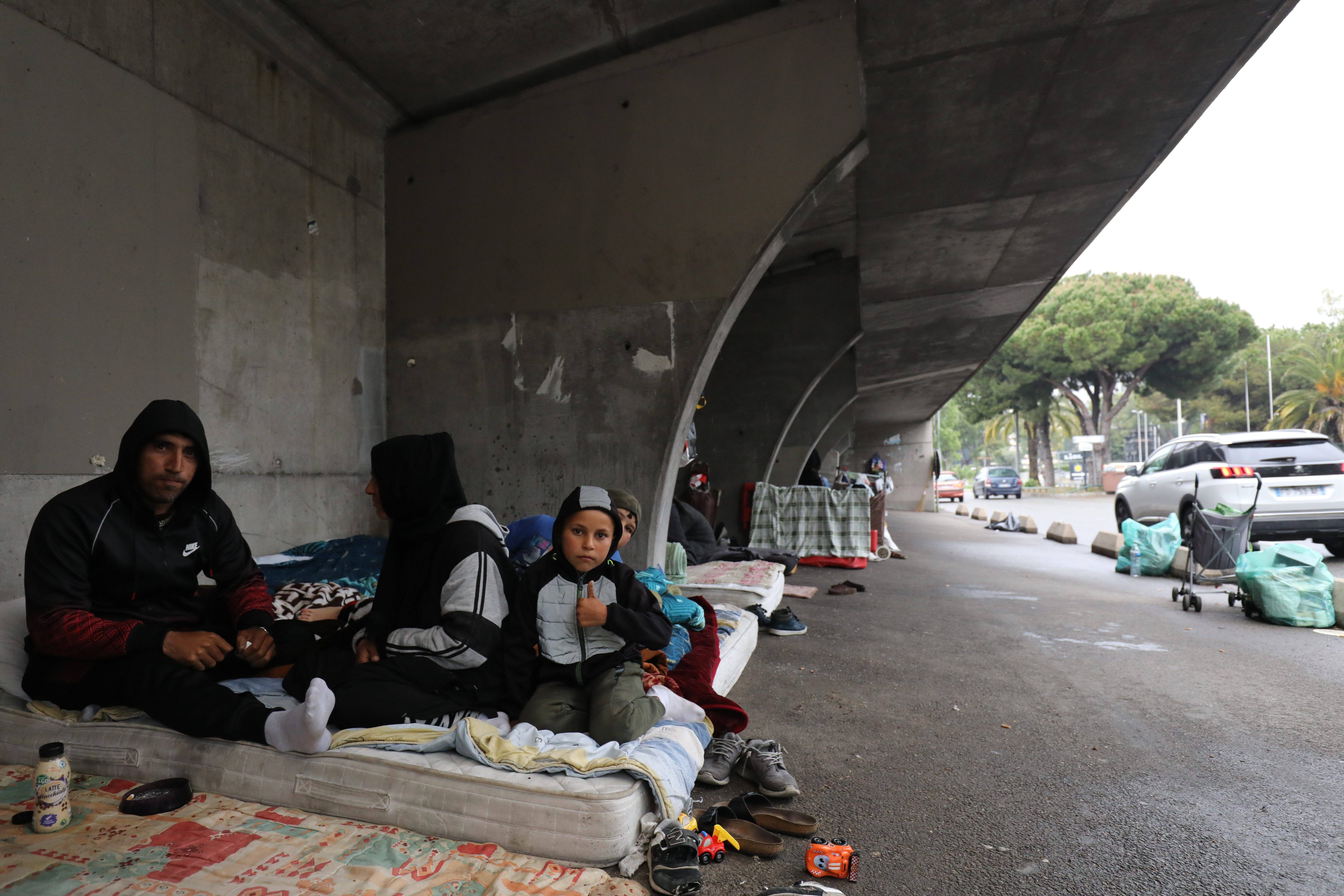 "Ici, la journée internationale des droits de l'enfant n'est pas celle de tous": enfants à la rue ou dans des squats, des associations interpellent les élus