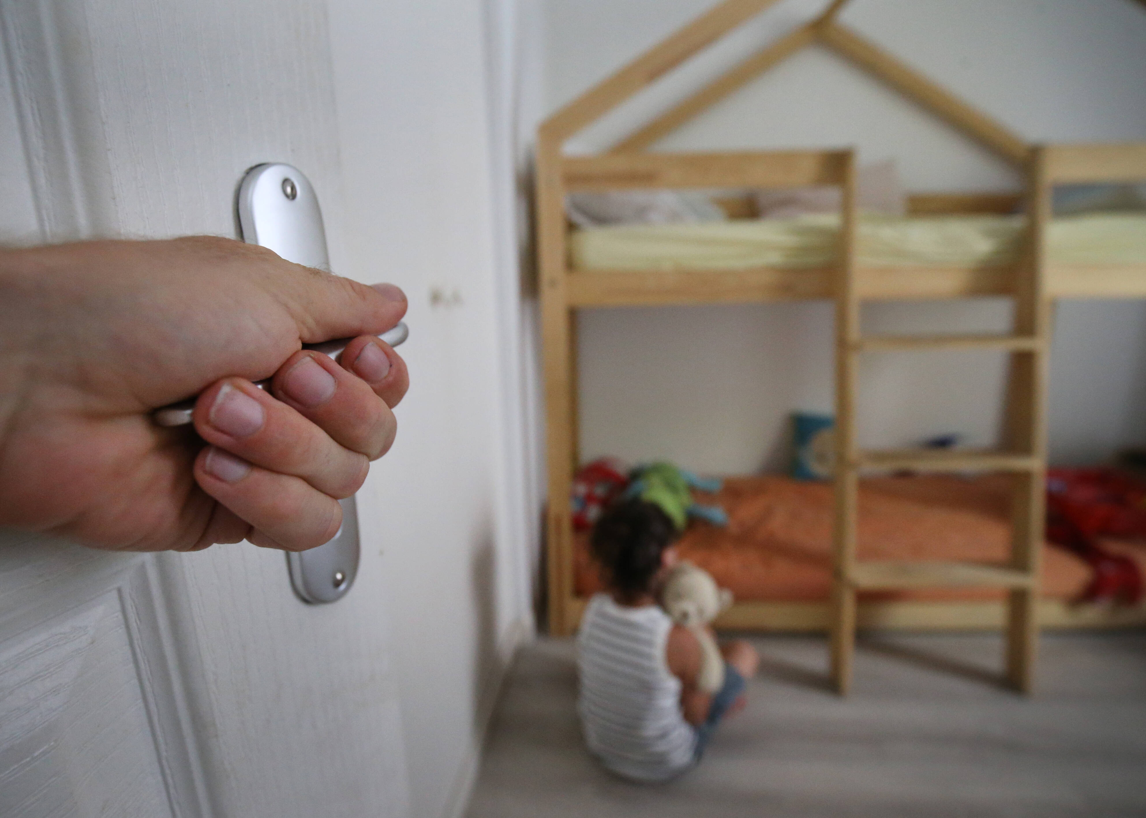 Violences conjugales: "Je ne veux pas que mon fils fasse les mêmes erreurs que moi", confie David, 40 ans »