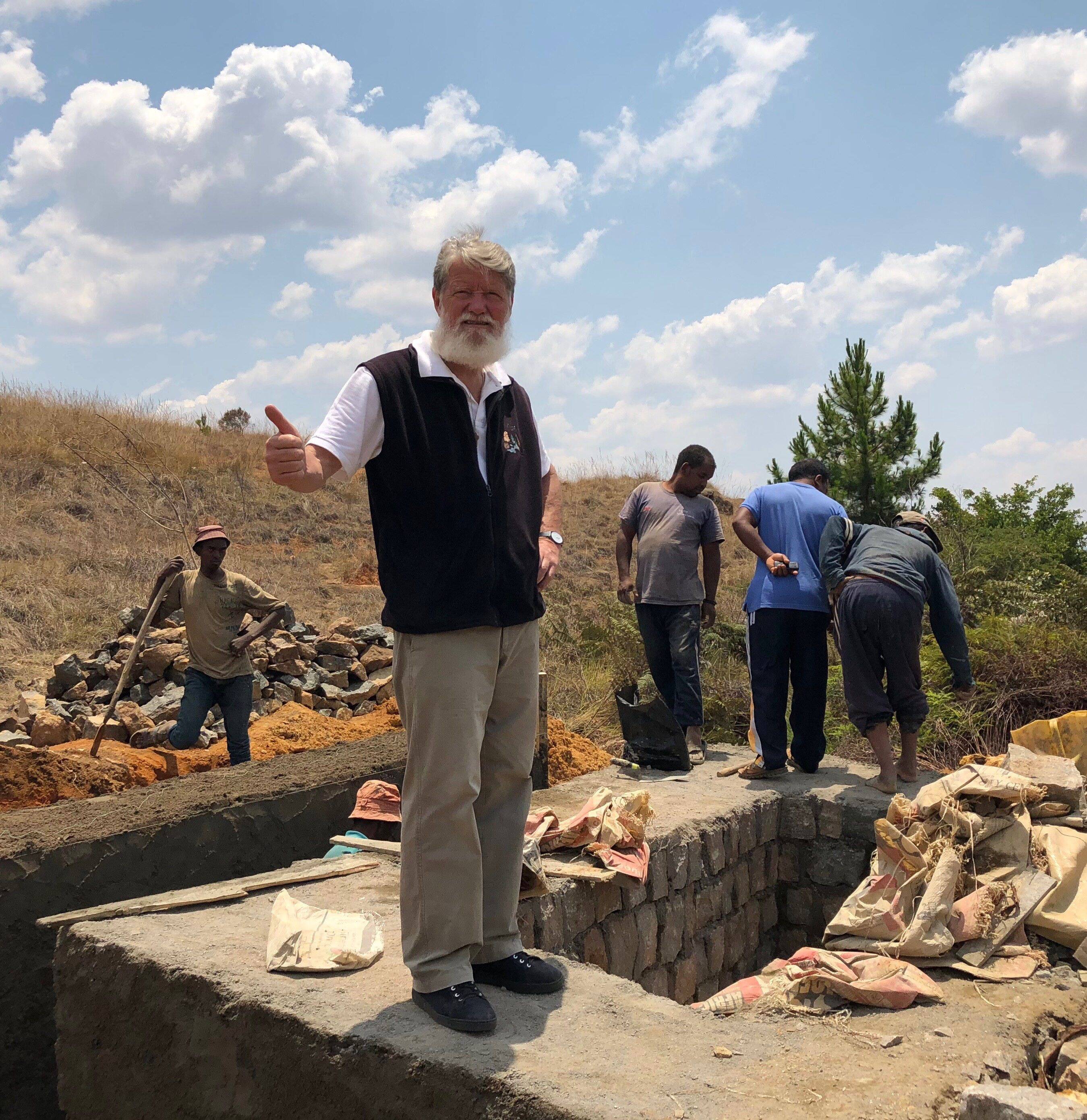 Engagé auprès des pauvres à Madagascar depuis 50 ans, qui est le père Pedro qui sera à Nice dès ce vendredi?