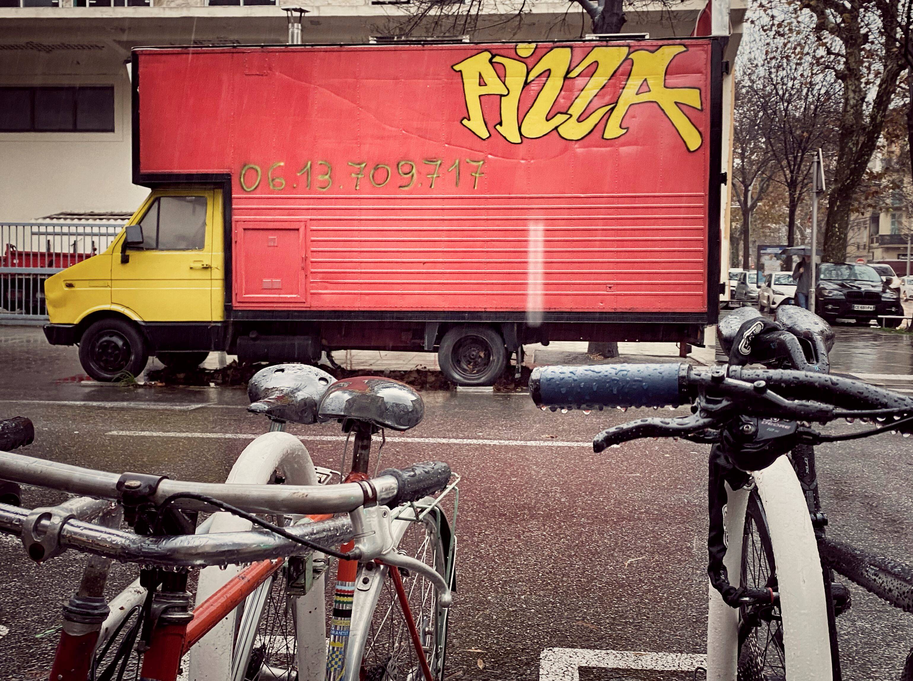 Pourquoi et comment la Ville de Nice veut mieux encadrer les camions pizza?