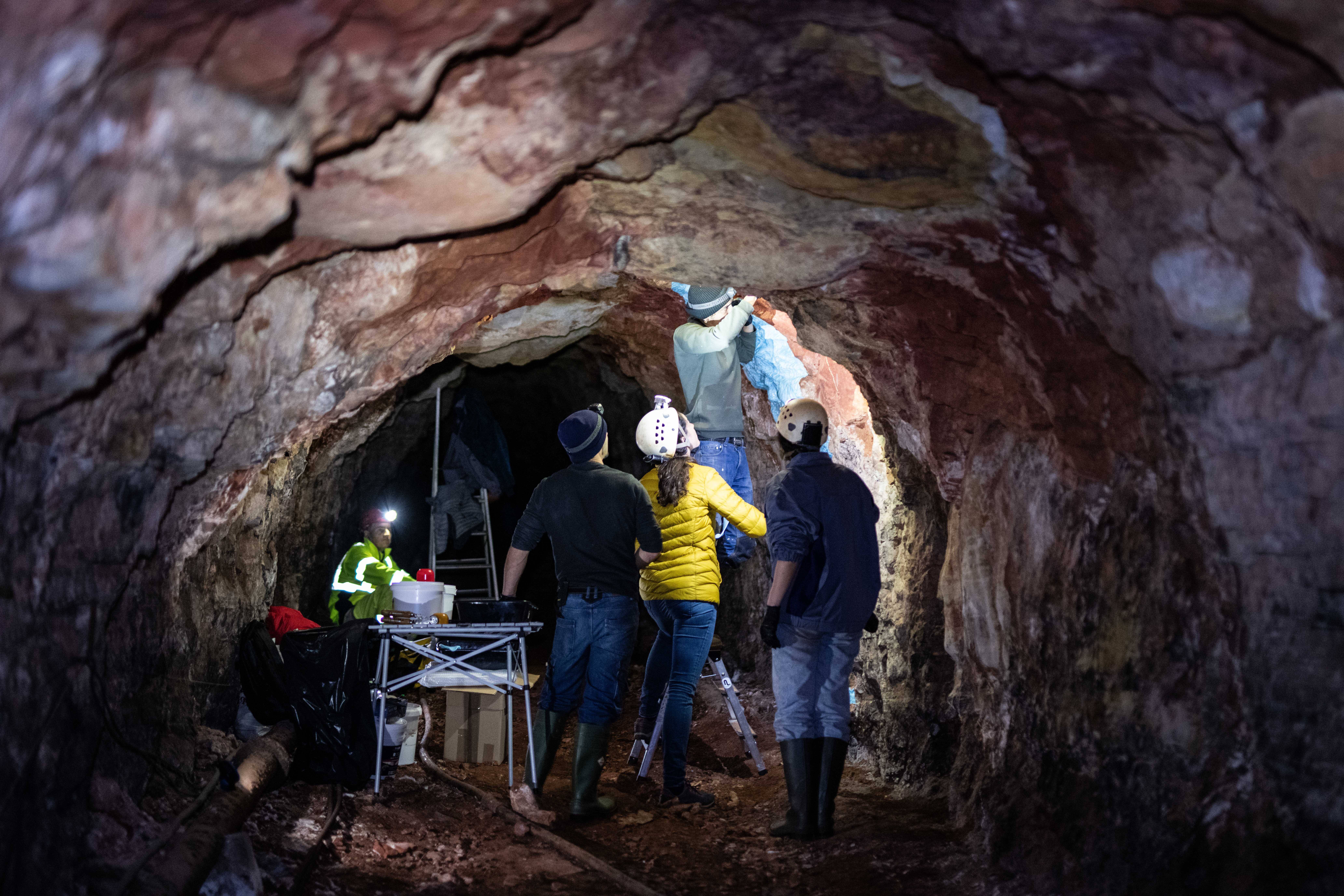 Un projet artistique déployé dans une ancienne mine de bauxite à Tourves