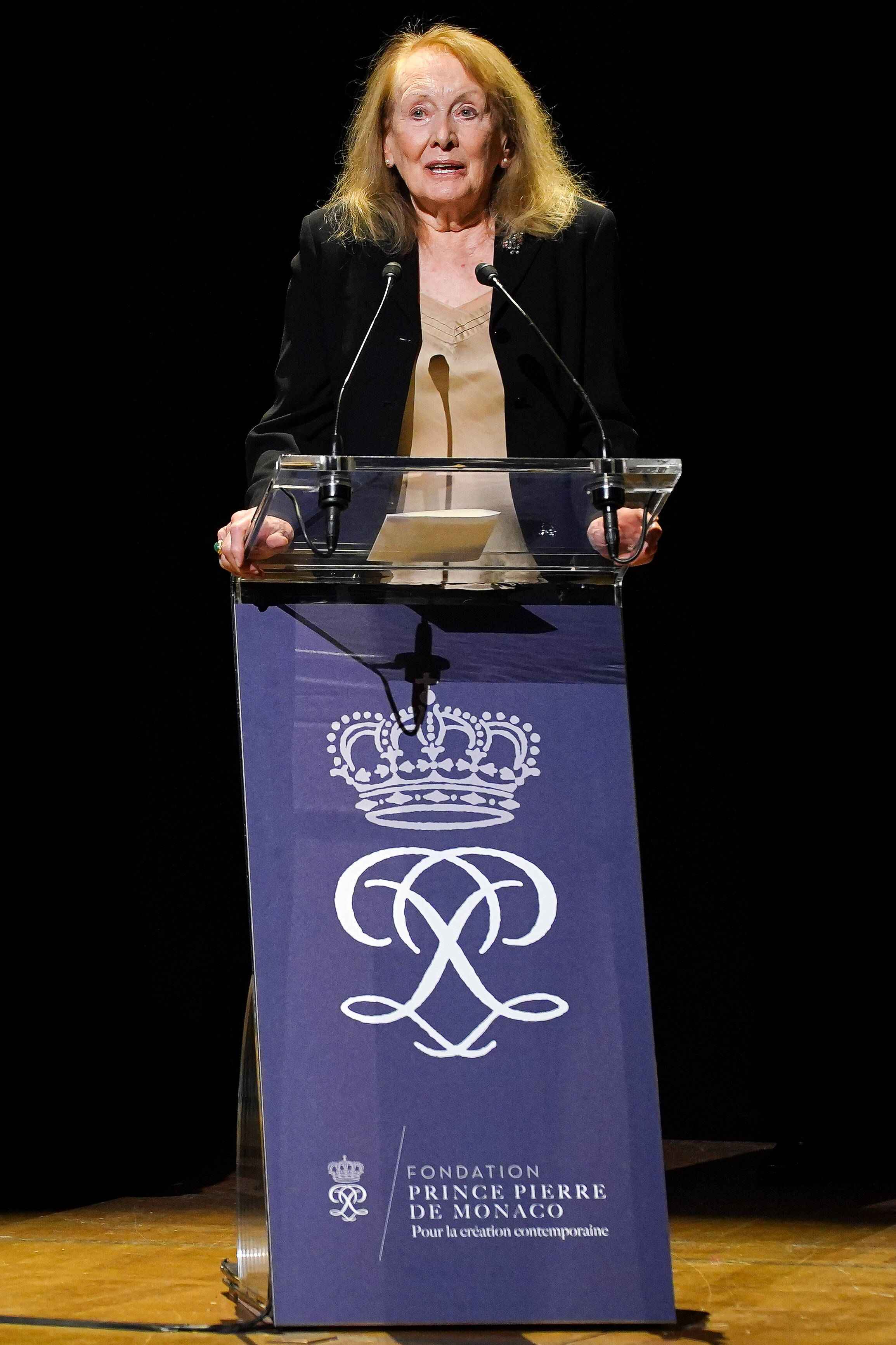 "Un fil entre l'intime, l'historique et le sociologique": découvrez le documentaire Les Années Super 8 d'Annie Ernaux et de son fils David