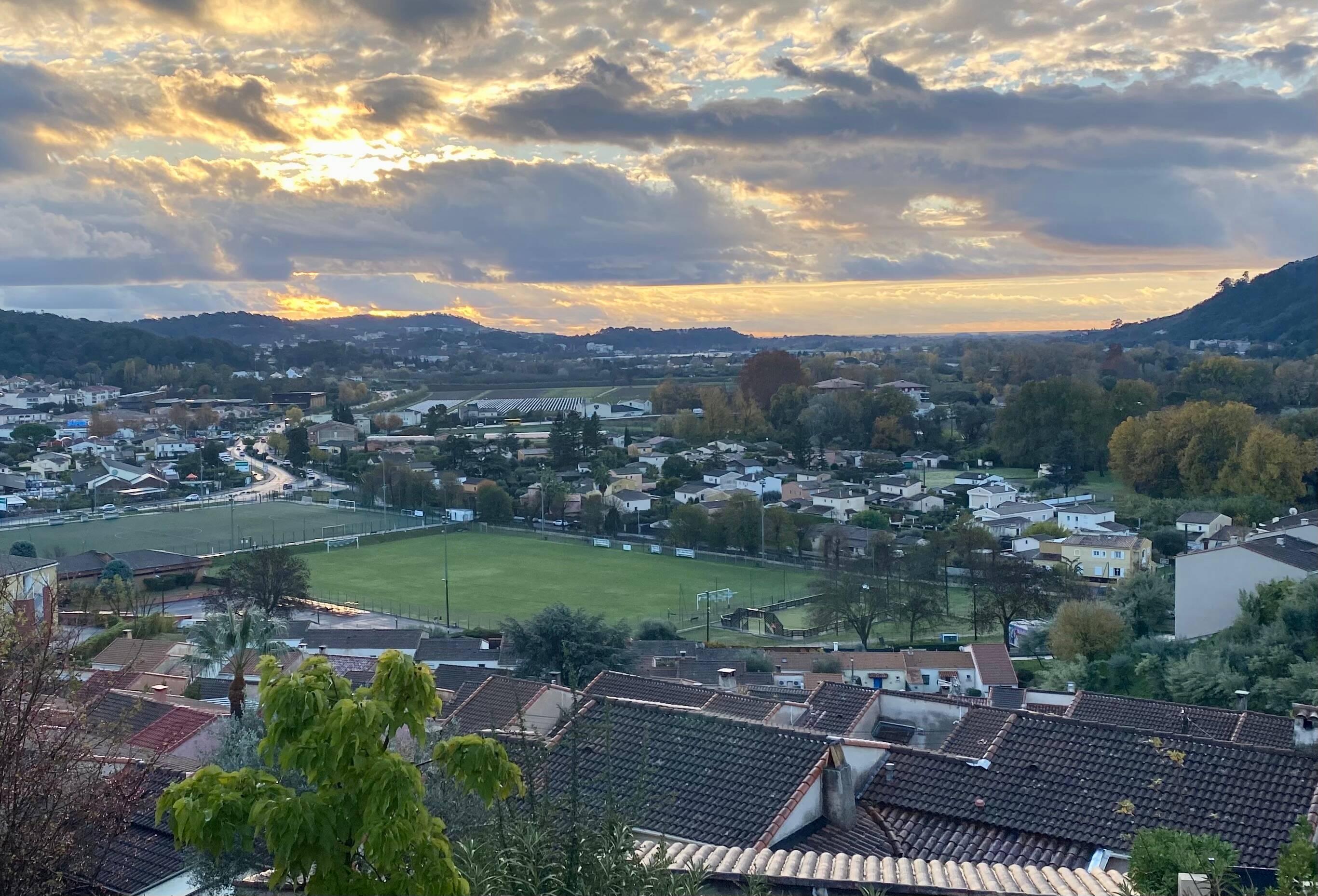 Tribunes couvertes, salle polyvalente, caserne pompiers: à Pégomas, les grandes manoeuvres autour du stade