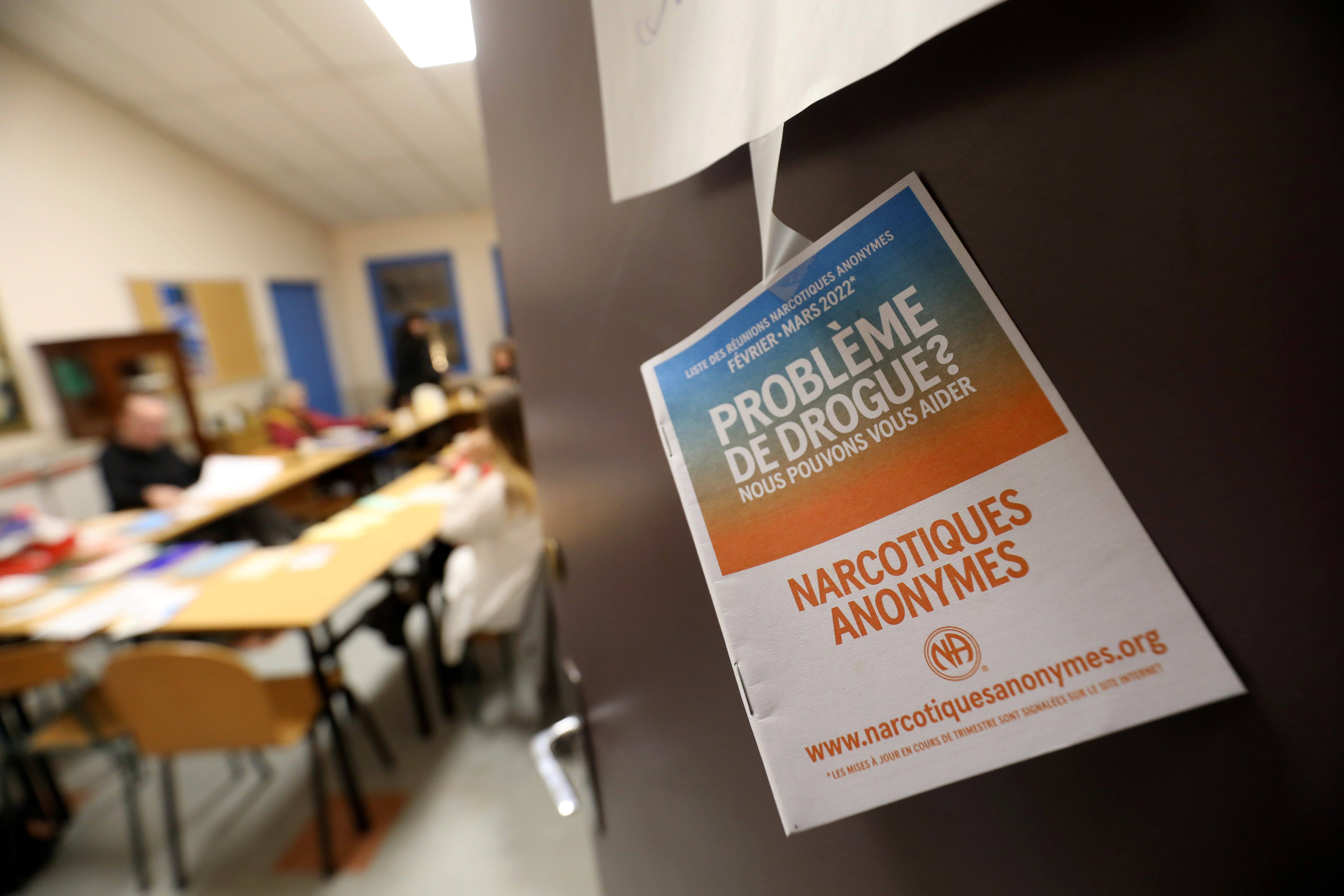 "C'était l'humiliation de trop": Michèle, 60 ans, raconte son combat contre l'addiction à l'alcool et aux drogues
