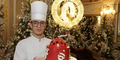 Avec un moulin à musique au goût sucré, Jonathan Barbagallo et le Chef pâtissier Cyril Natta remportent le concours de l'entremets de Noël, à Monaco