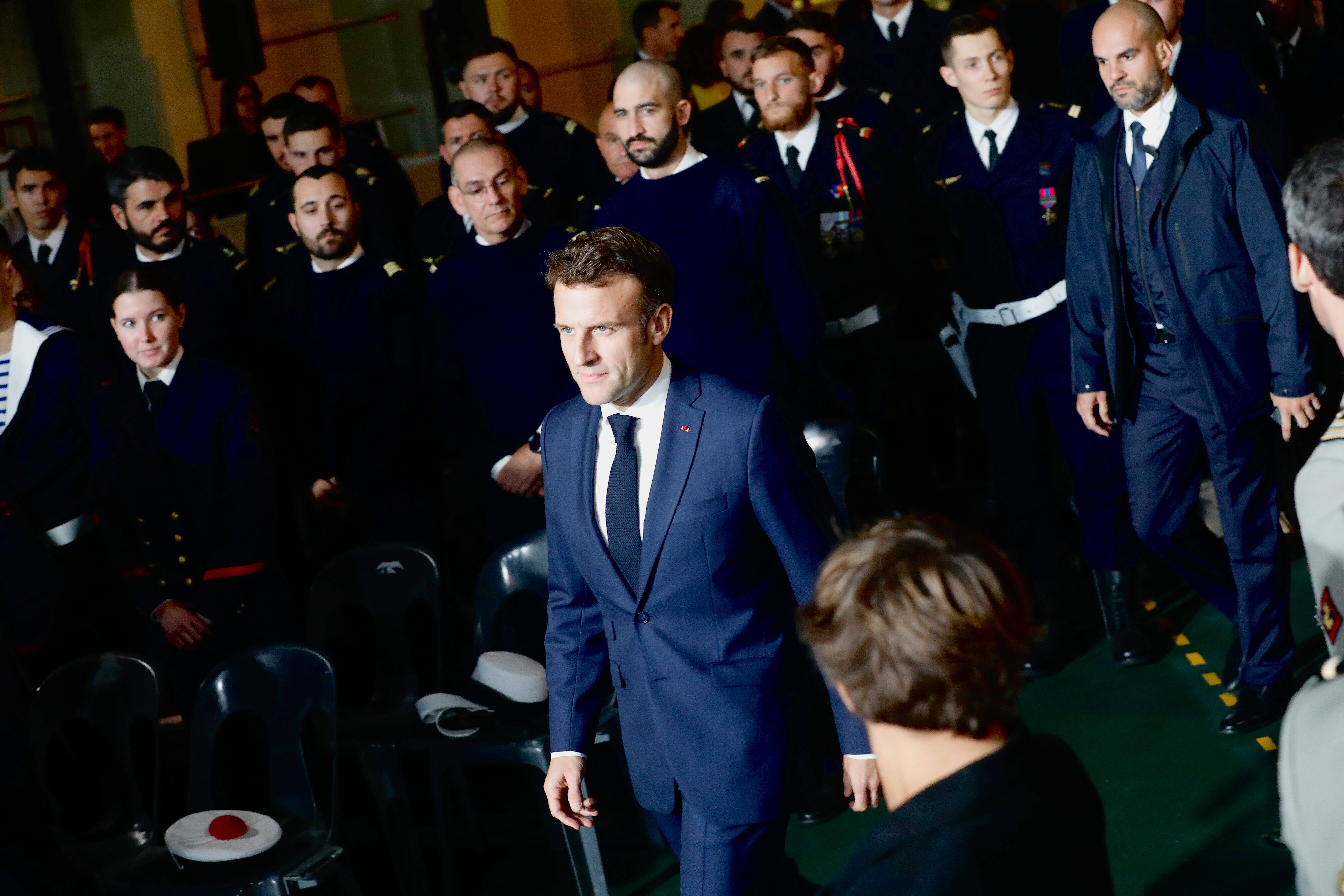 Après la finale des Bleus, Emmanuel Macron en visite à bord du porte-avions Charles-De-Gaulle