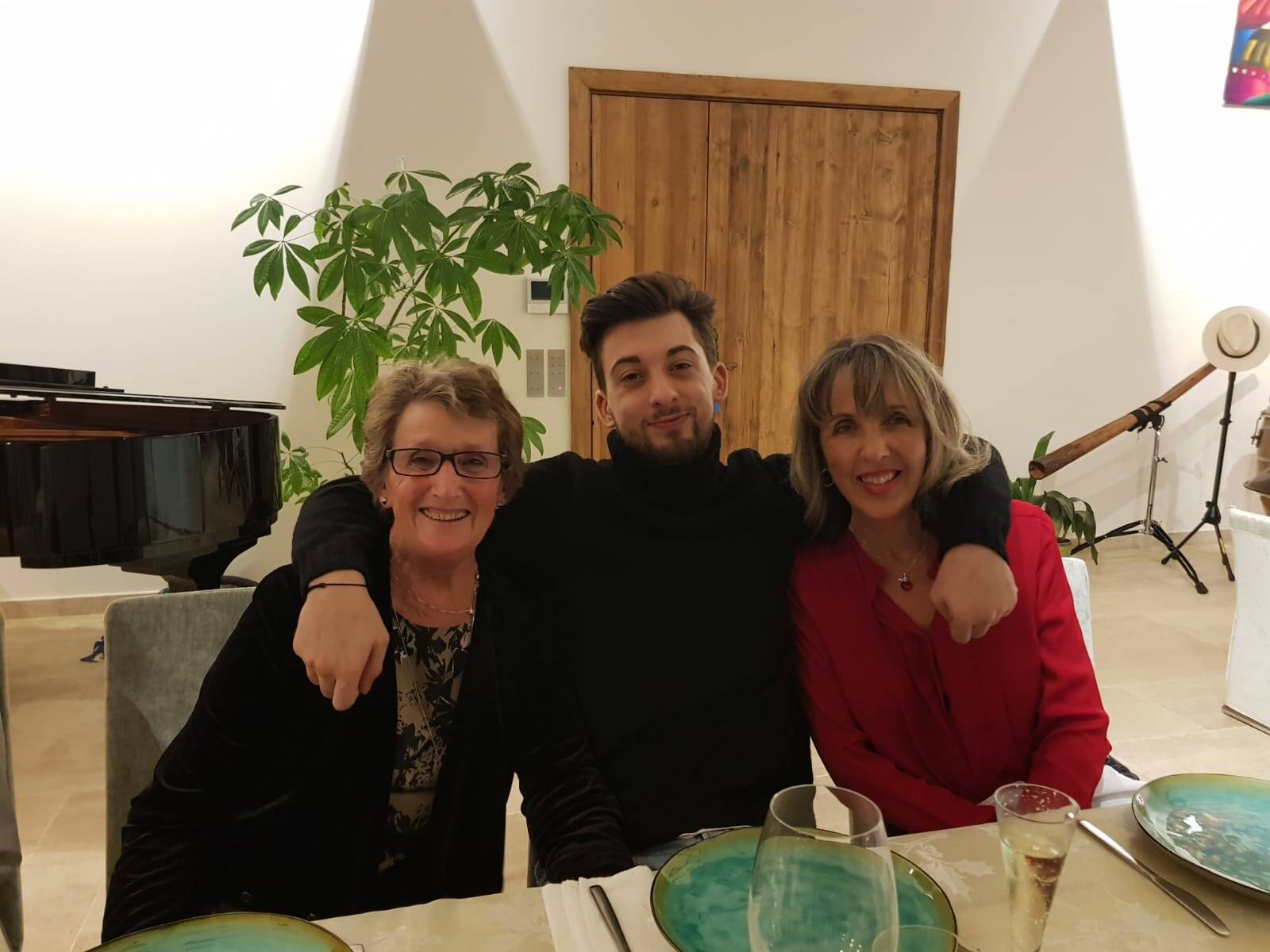 "Le remboursement de la SNCF, je m'en fous!": les Varois Christiane et son fils Théo, séparés pour Noël à cause de la grève?