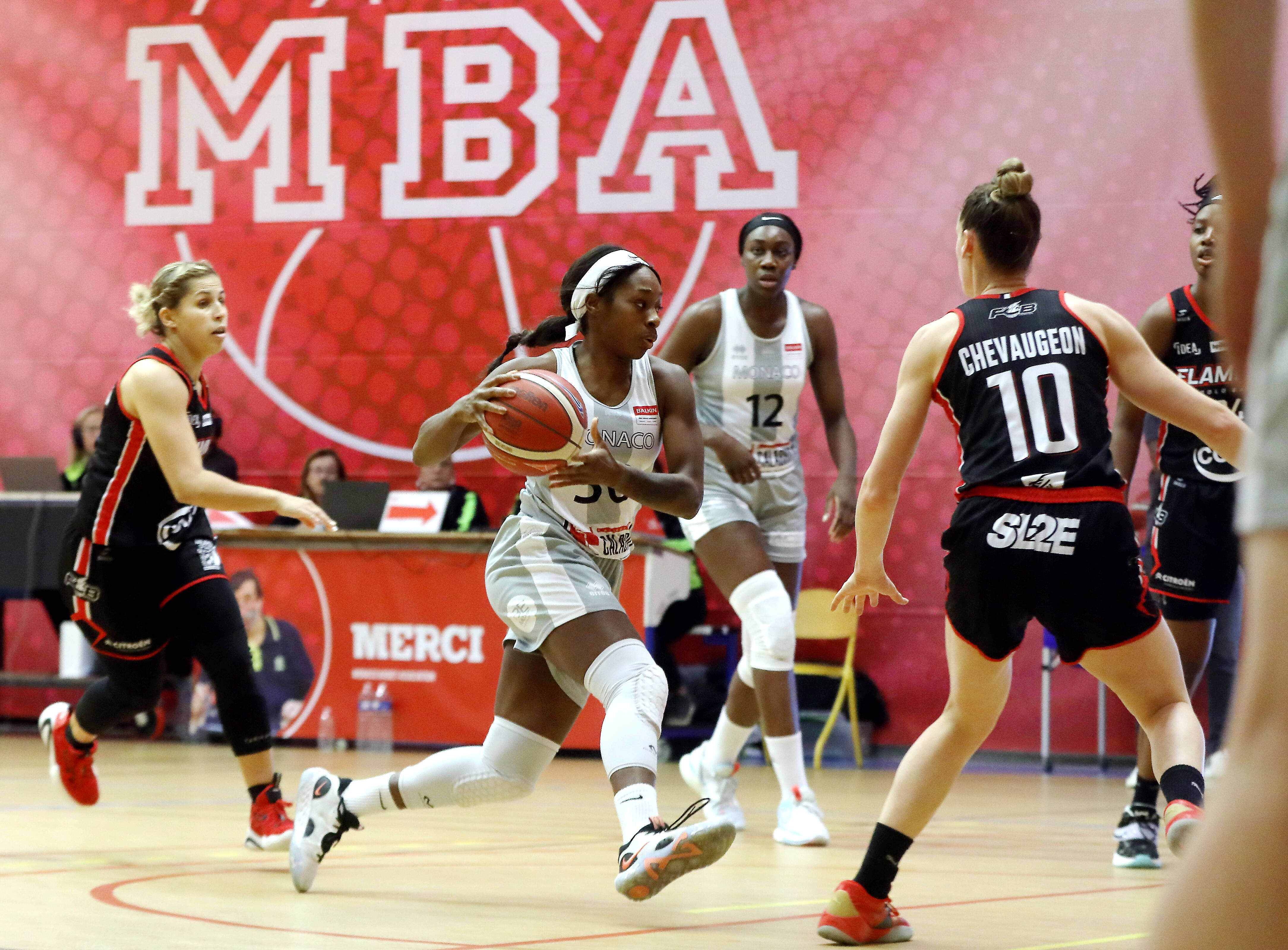 "C'était elle la patronne": coup dur pour le MBA avec la fin de saison pour Majekodunmi