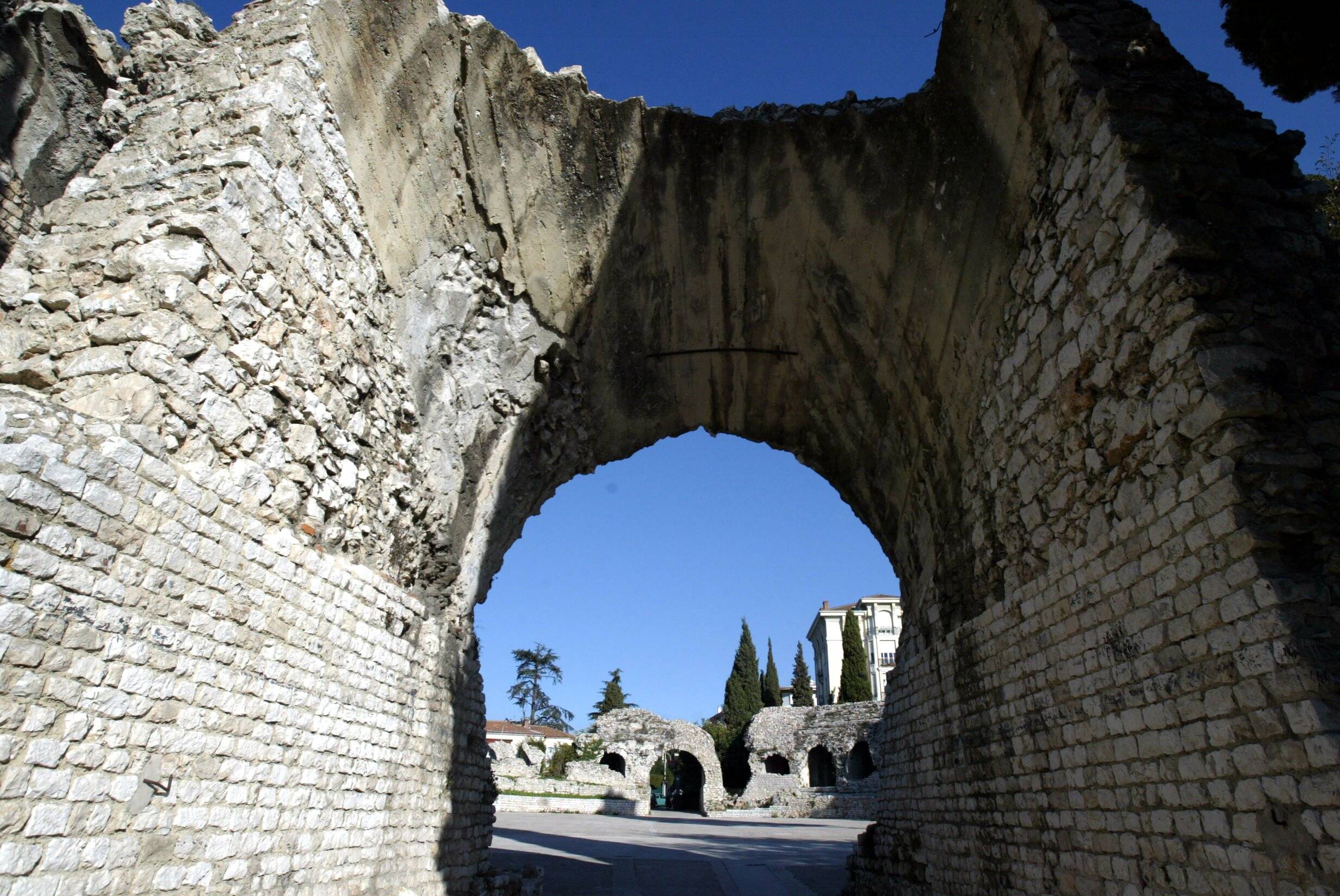 Comment transformer les arènes de Cimiez de Nice en TNN?