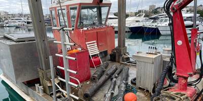 Cinq canons anciens découverts dans le bassin du port Vauban à Antibes