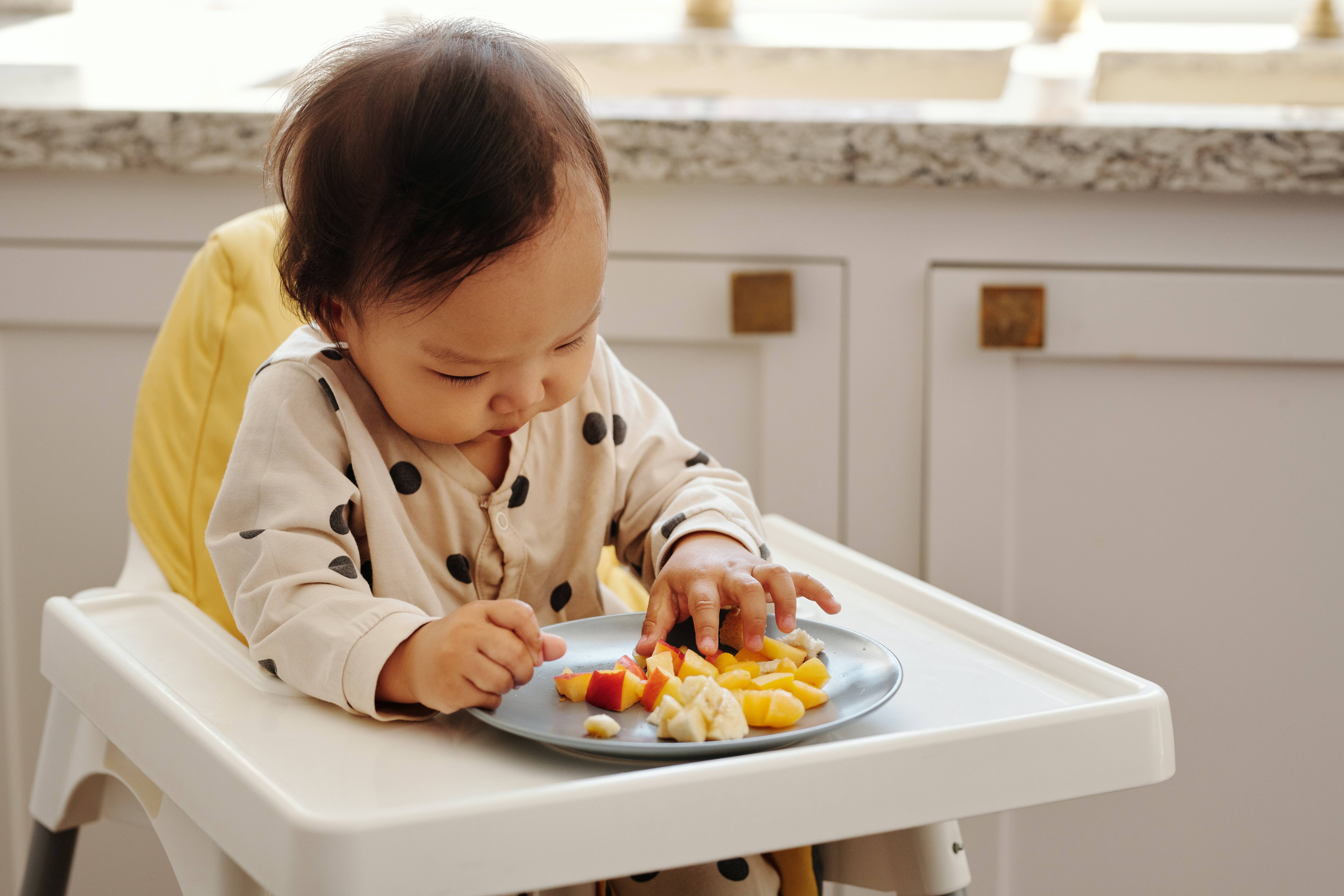 Au secours! Mon enfant ne veut manger que des aliments blancs ou beiges -  BLOG