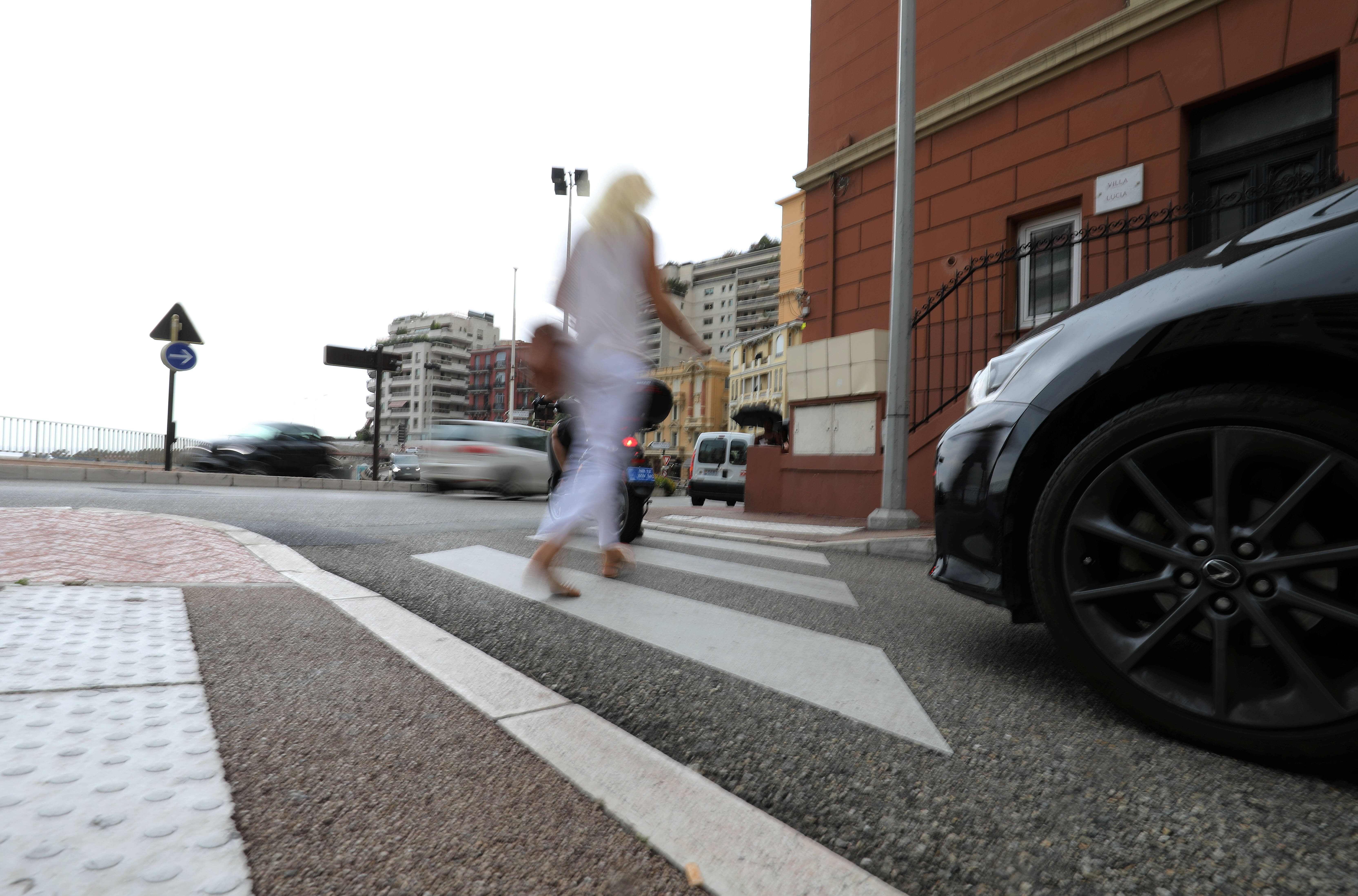 Il avait renversé une mère et son bébé en poussette à Nice, un chauffard à scooter échappe de peu à l'incarcération