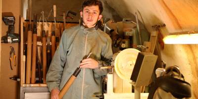 Tom Le Baron Ramel: le jeune homme qui fait naître des objets au tour à bois