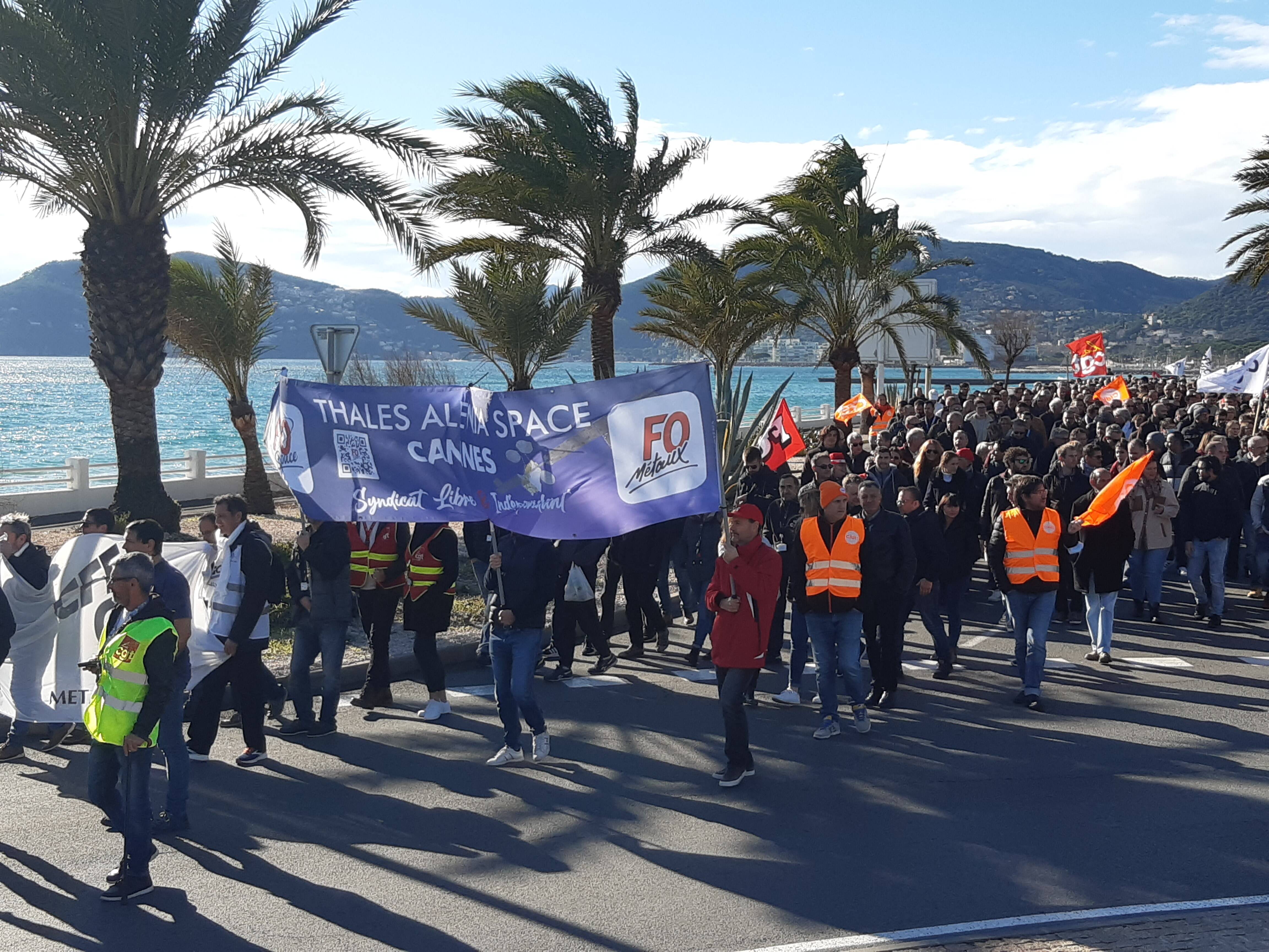 Les salariés de Thales Alenia Space ont manifesté à Cannes pour leurs salaires