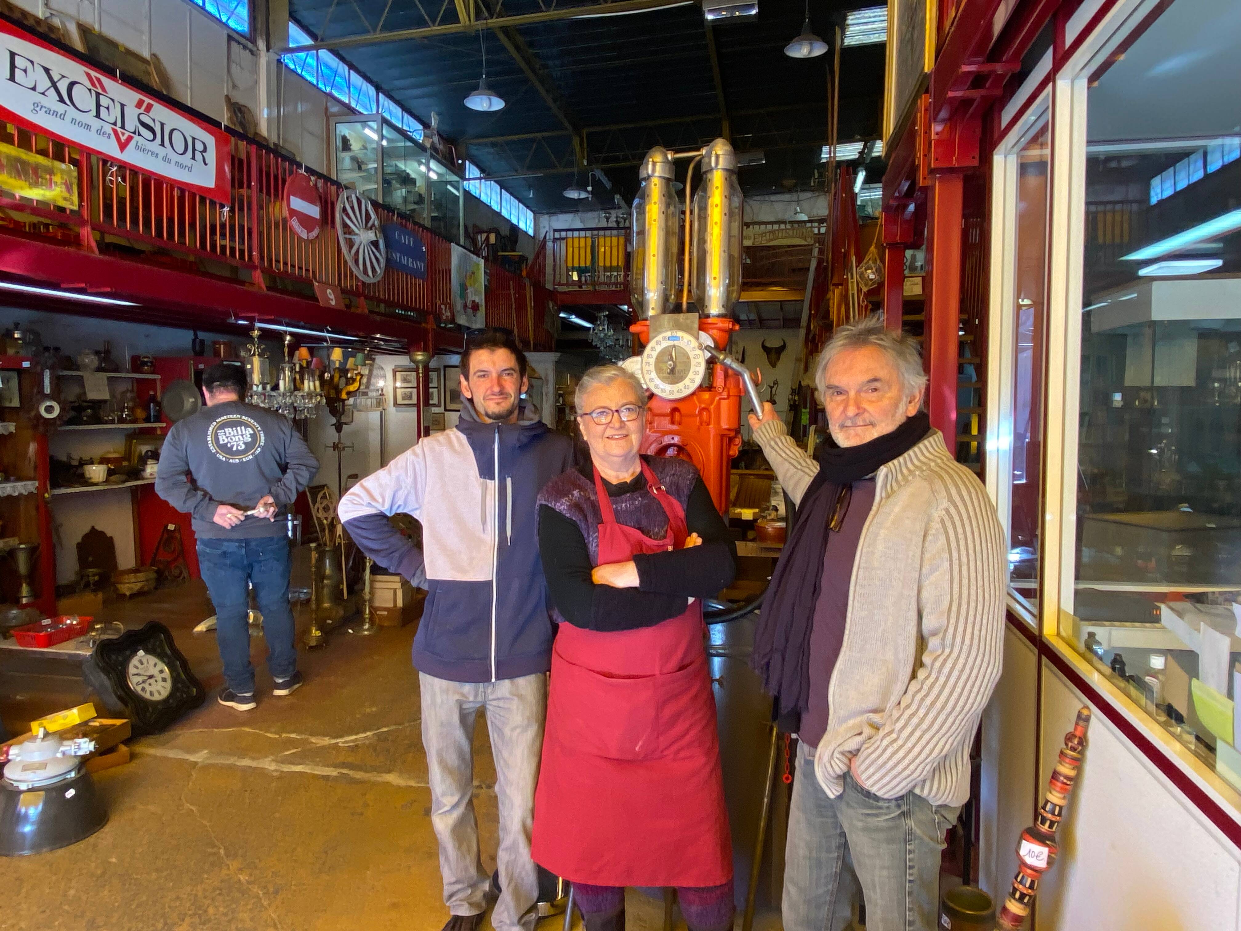 Après 25 ans d'activité, cette célèbre brocante de la Côte d'Azur ferme ses portes et brade son stock