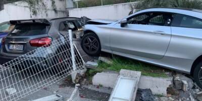 Une voiture s'encastre contre un véhicule en stationnement à Nice