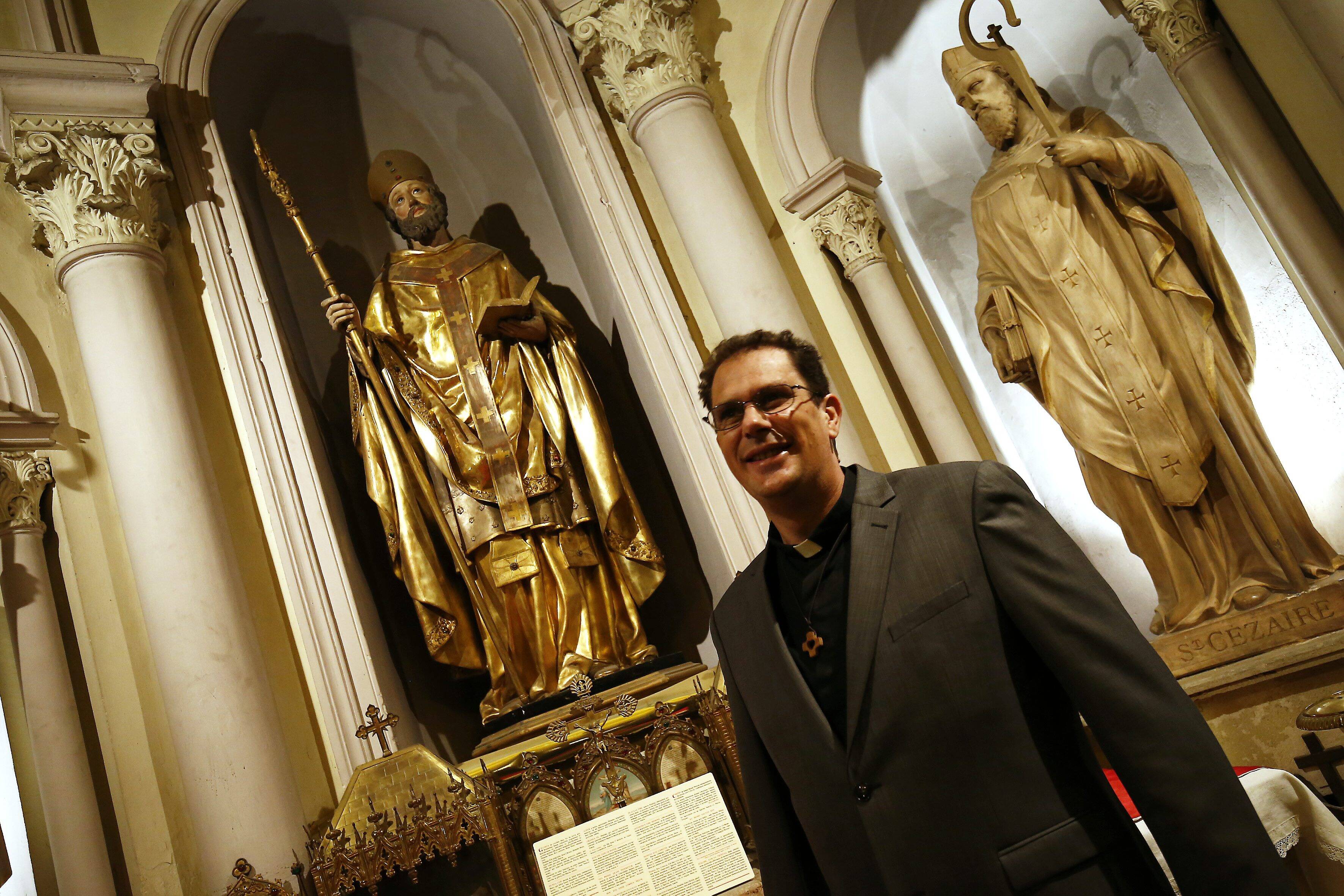 Le prêtre varois suspendu par l'évêque est visé par une enquête pour "agression sexuelle"