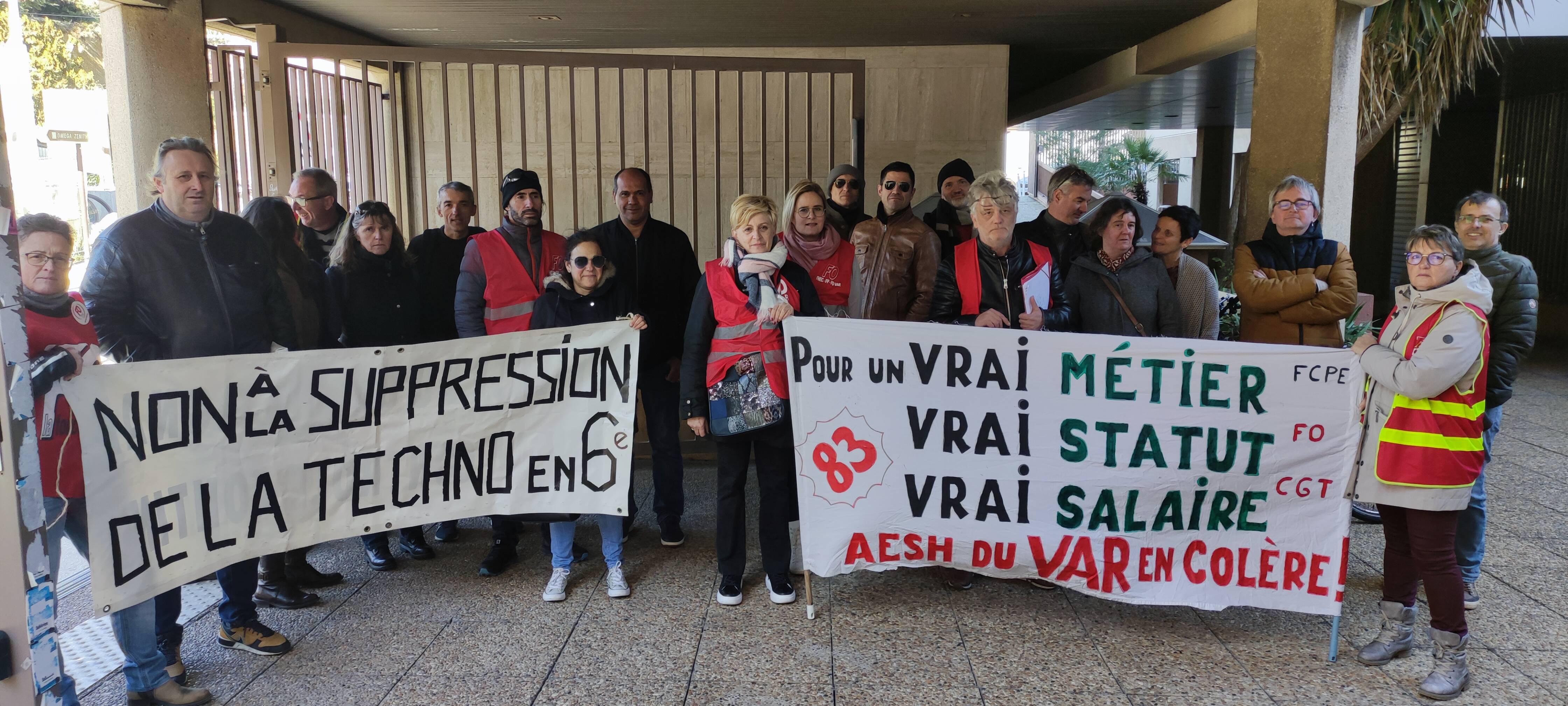 Enseignants et accompagnants d'élèves en situation de handicap ont manifesté à Toulon ce mercredi