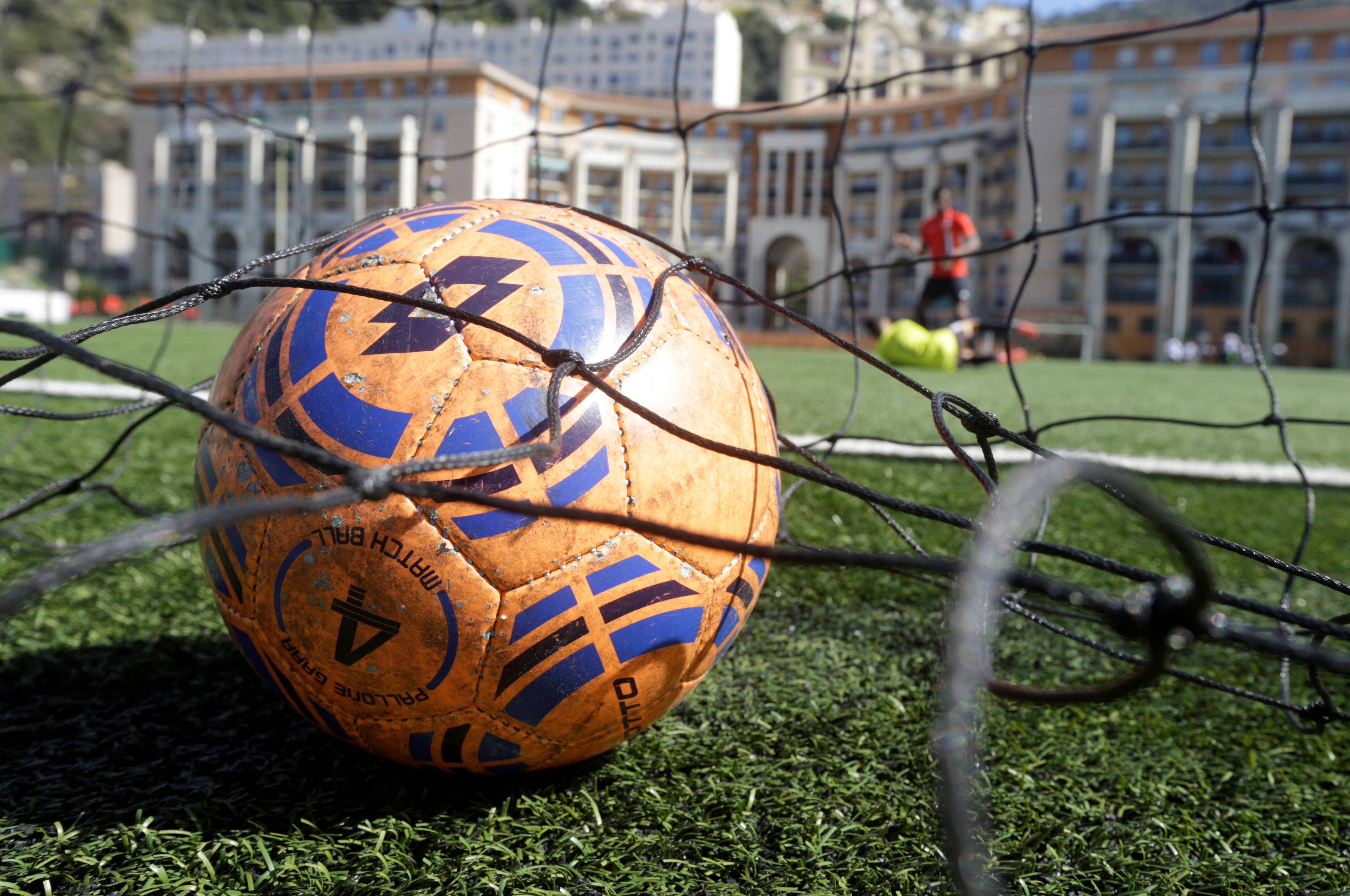 "J'ai vrillé": l'entraîneur niçois qui avait insulté et agressé un arbitre lors d'un match de foot amateur devant la justice