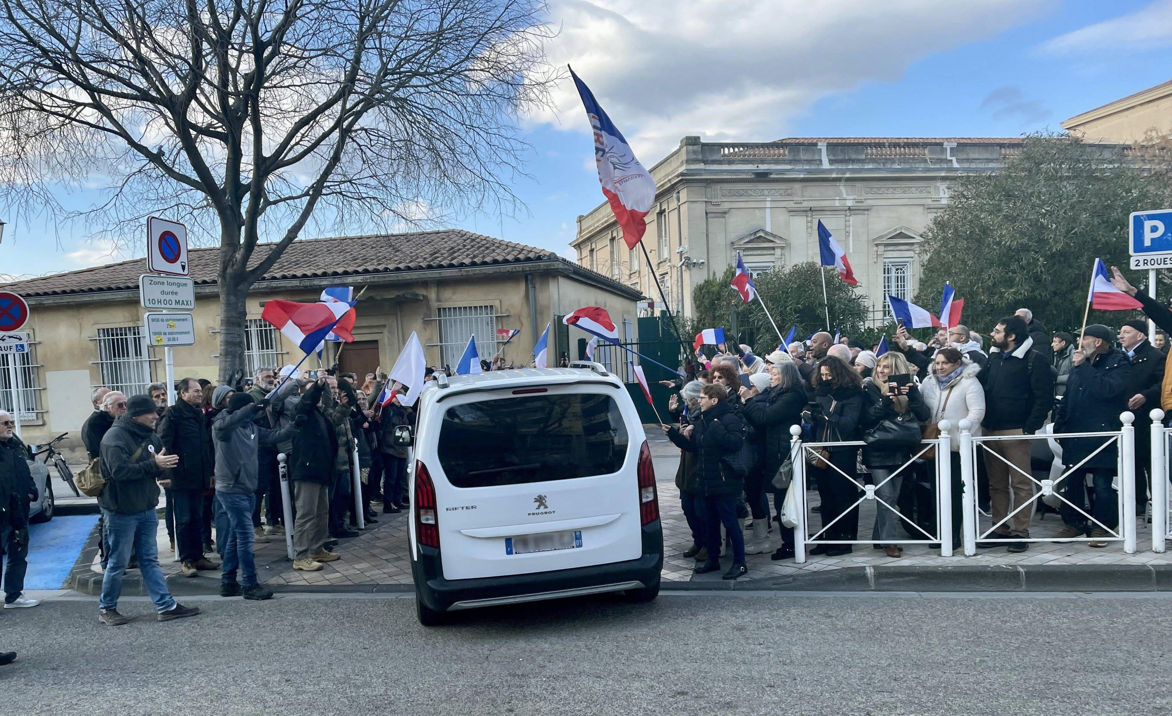 Affaire du Franc libre: l'apprenti banquier Alexandre Juving-Brunet entendu par la juge