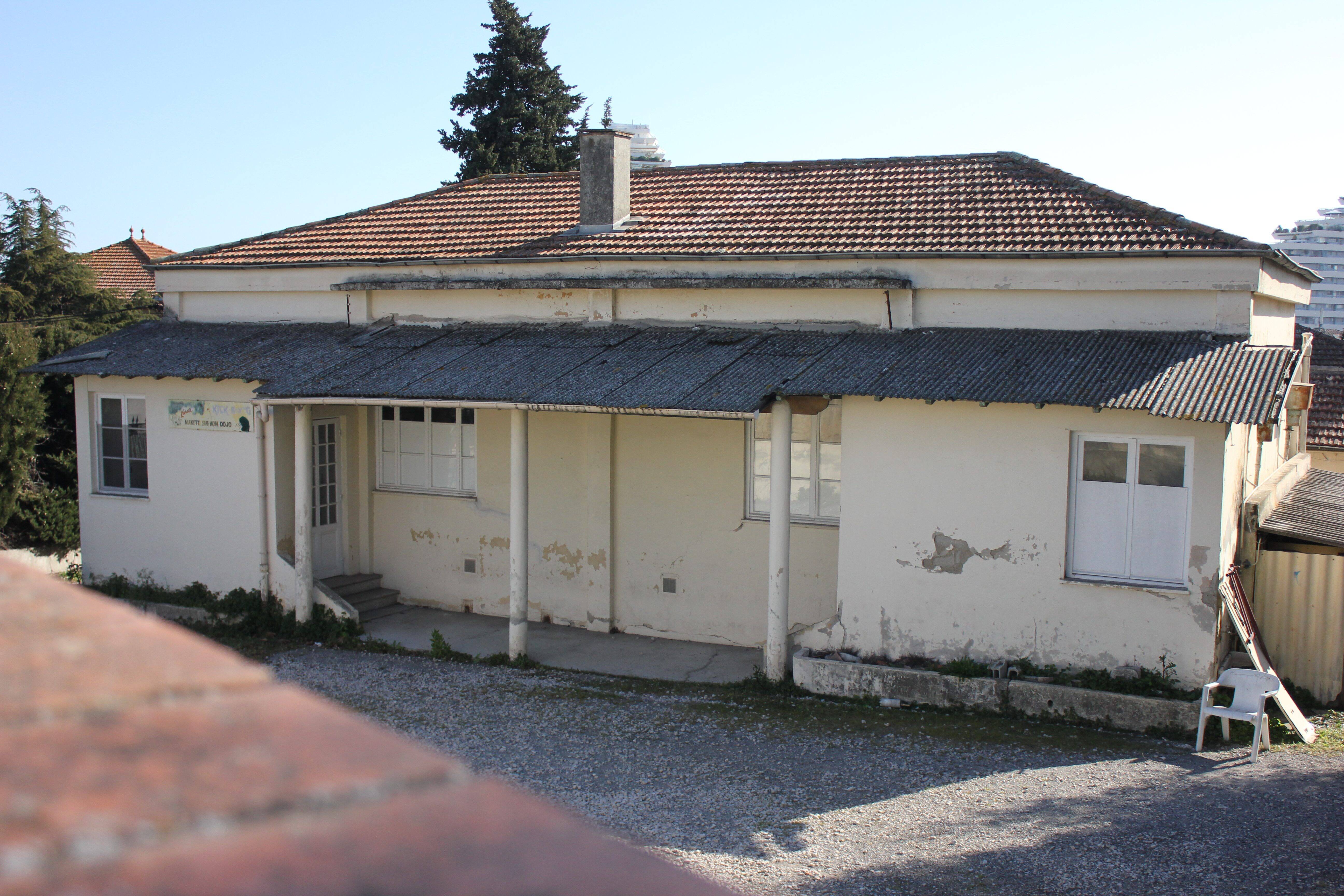 Alors que cette ancienne école de Villeneuve-Loubet est mise en vente, d'anciens élèves se souviennent