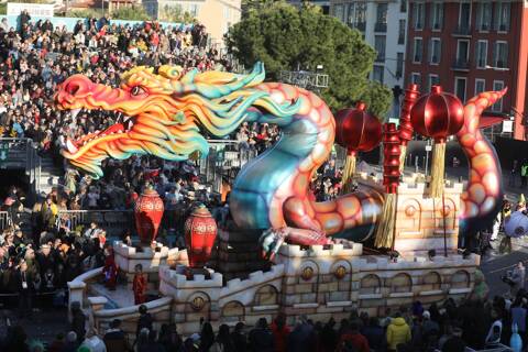 Pourquoi les bombes de serpentins sont interdites cette année au Carnaval  de Nice - Nice-Matin