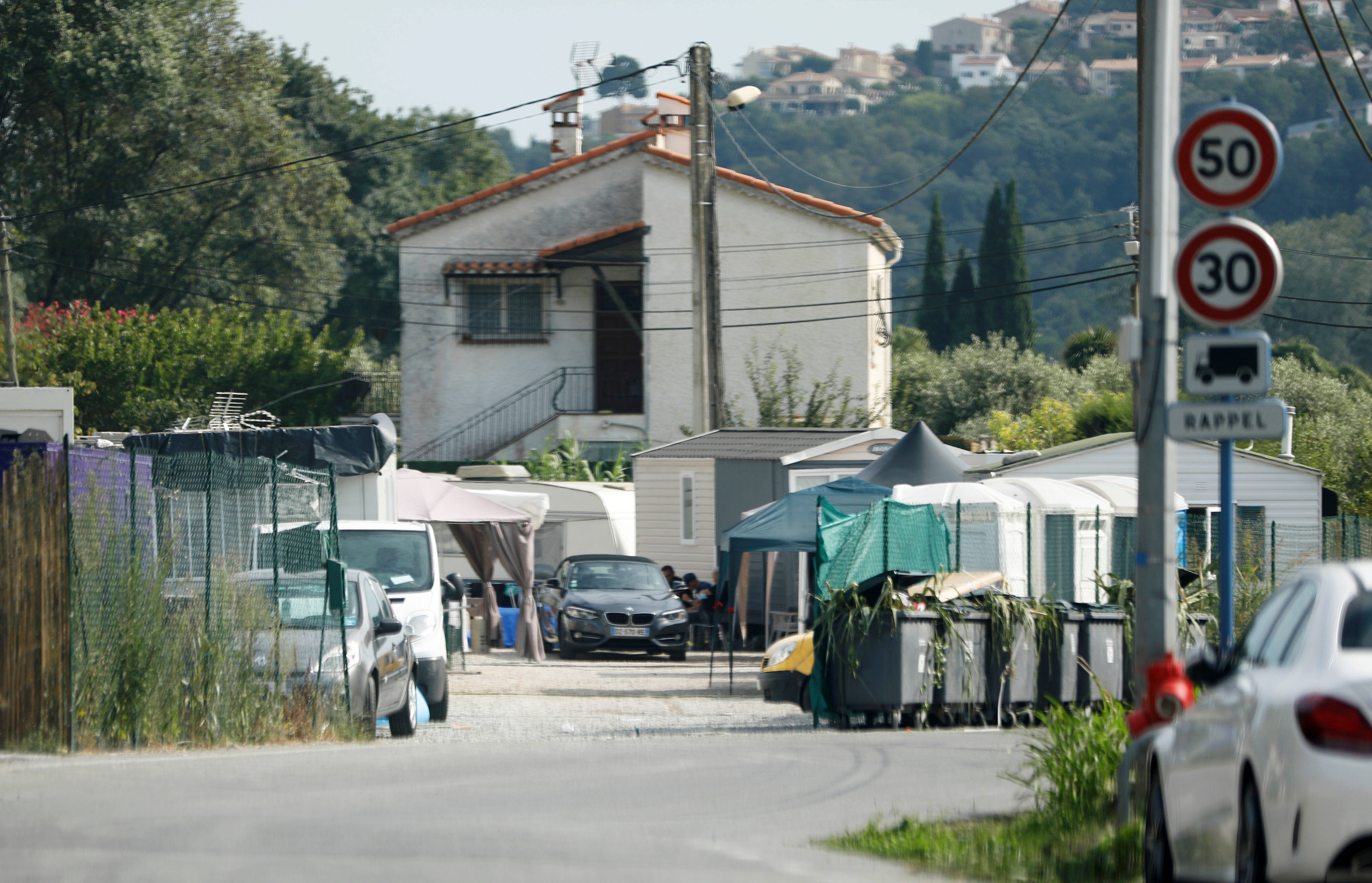 Terrain des Caraïbes à Cagnes-sur-Mer: pourquoi rien ne bouge pour la communauté des gens du voyage?