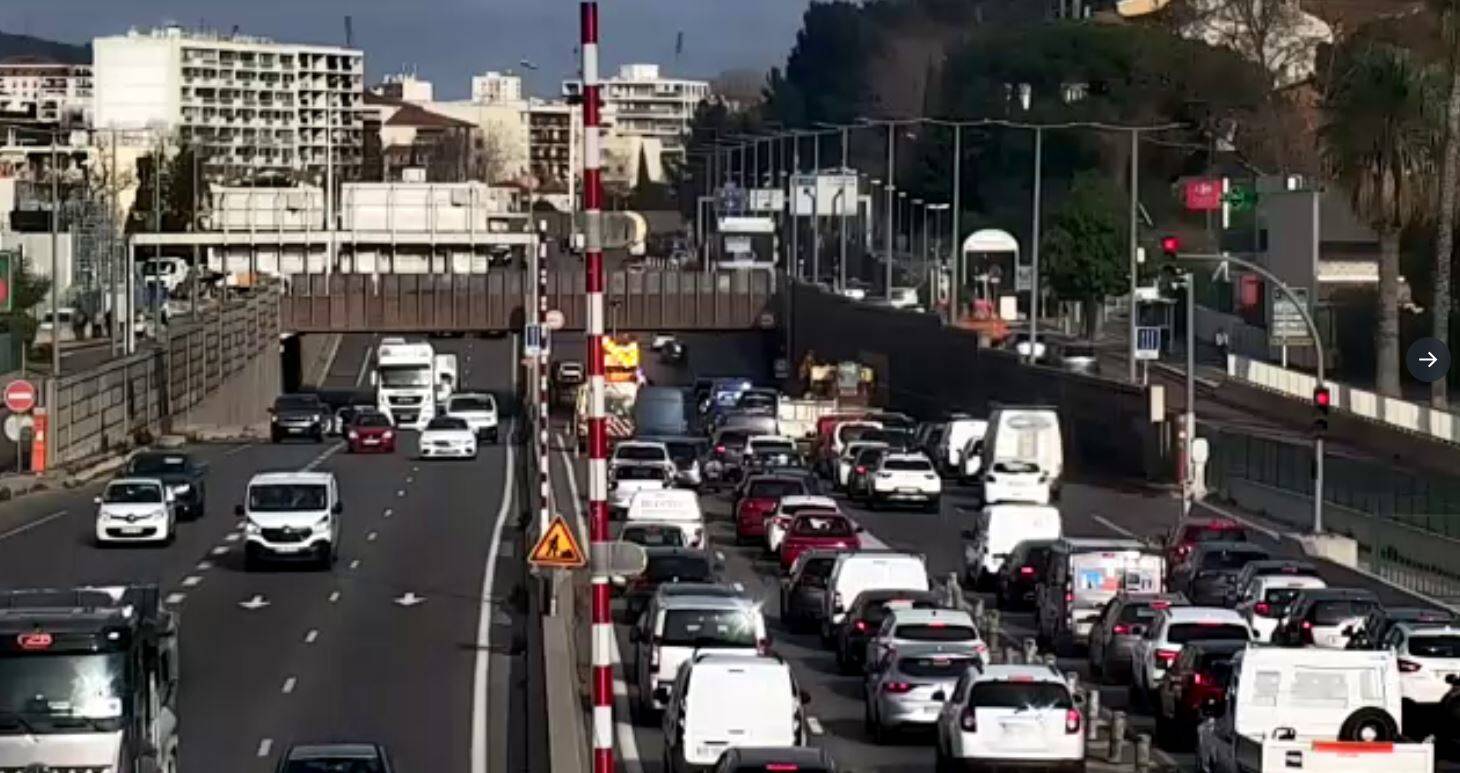 Un blessé dans un accident entre plusieurs voitures à la sortie du tunnel de Toulon, la circulation fortement perturbée