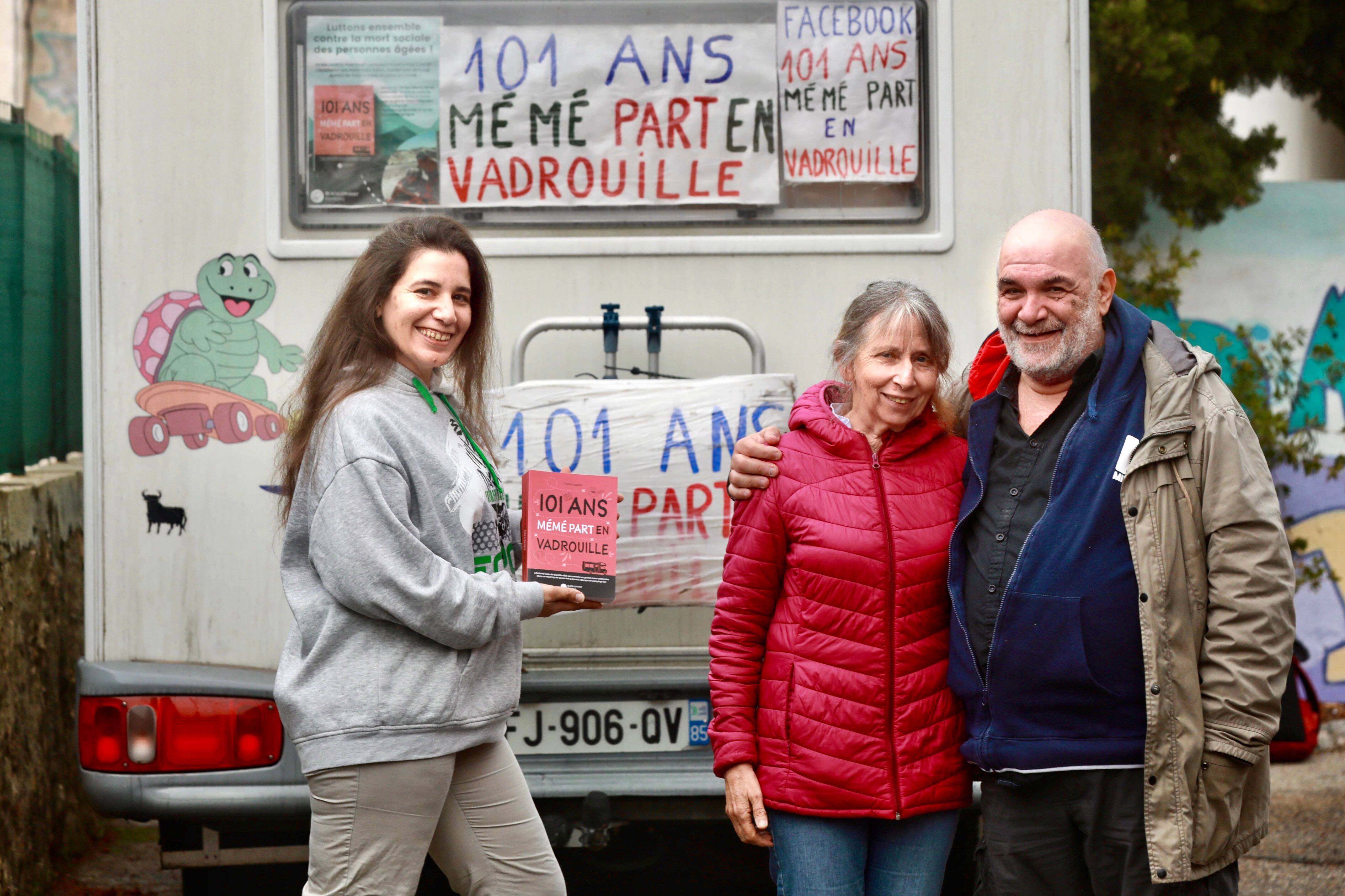 "Croquez la vie à fond... même avec un dentier!": elle a fait un roadtrip avec sa mamie centenaire pour changer les mentalités