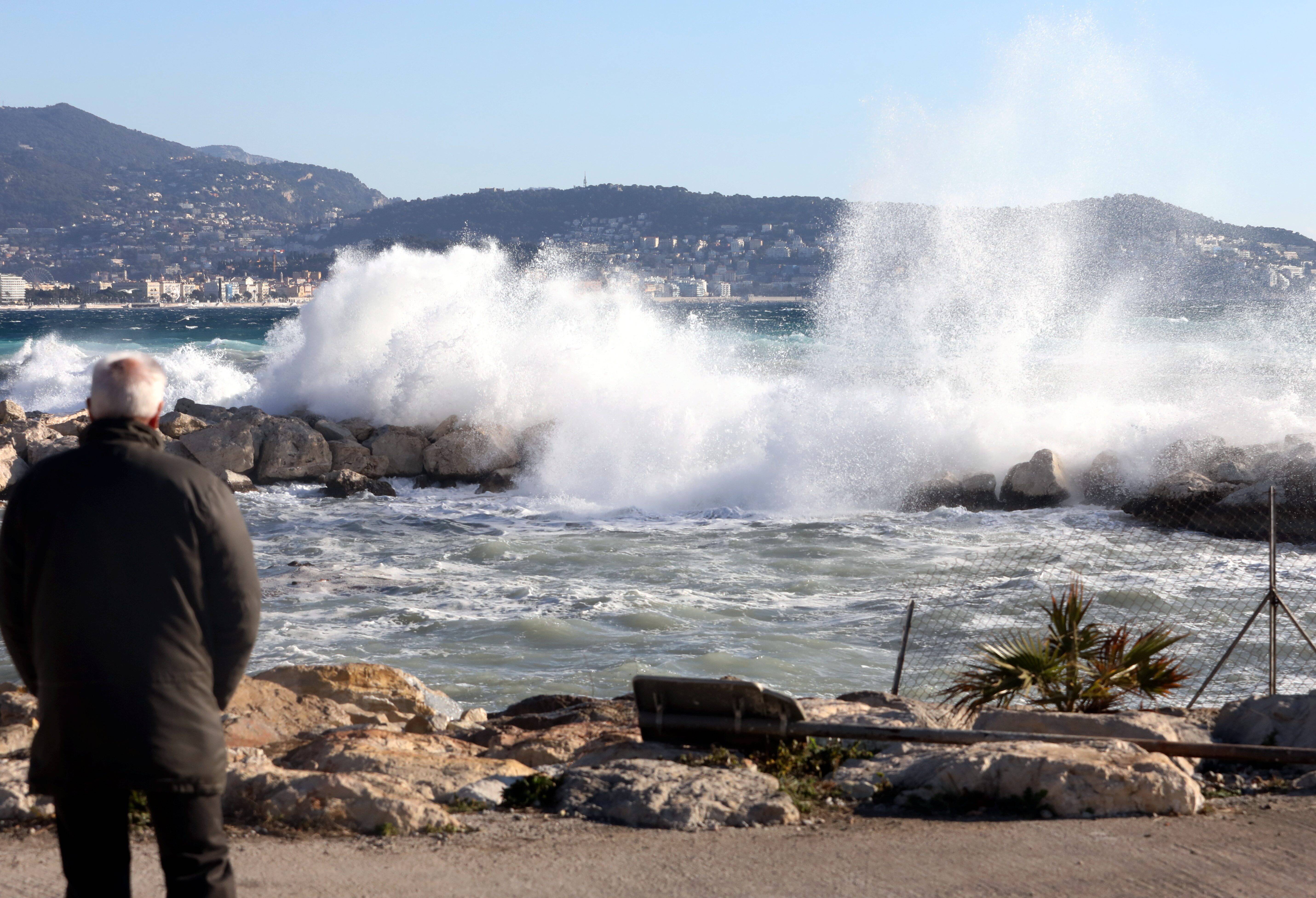 "On a l'impression d'avoir plus souvent affaire à des conditions plus extrêmes": le vent souffle-t-il plus fort qu'avant sur la Côte d'Azur?