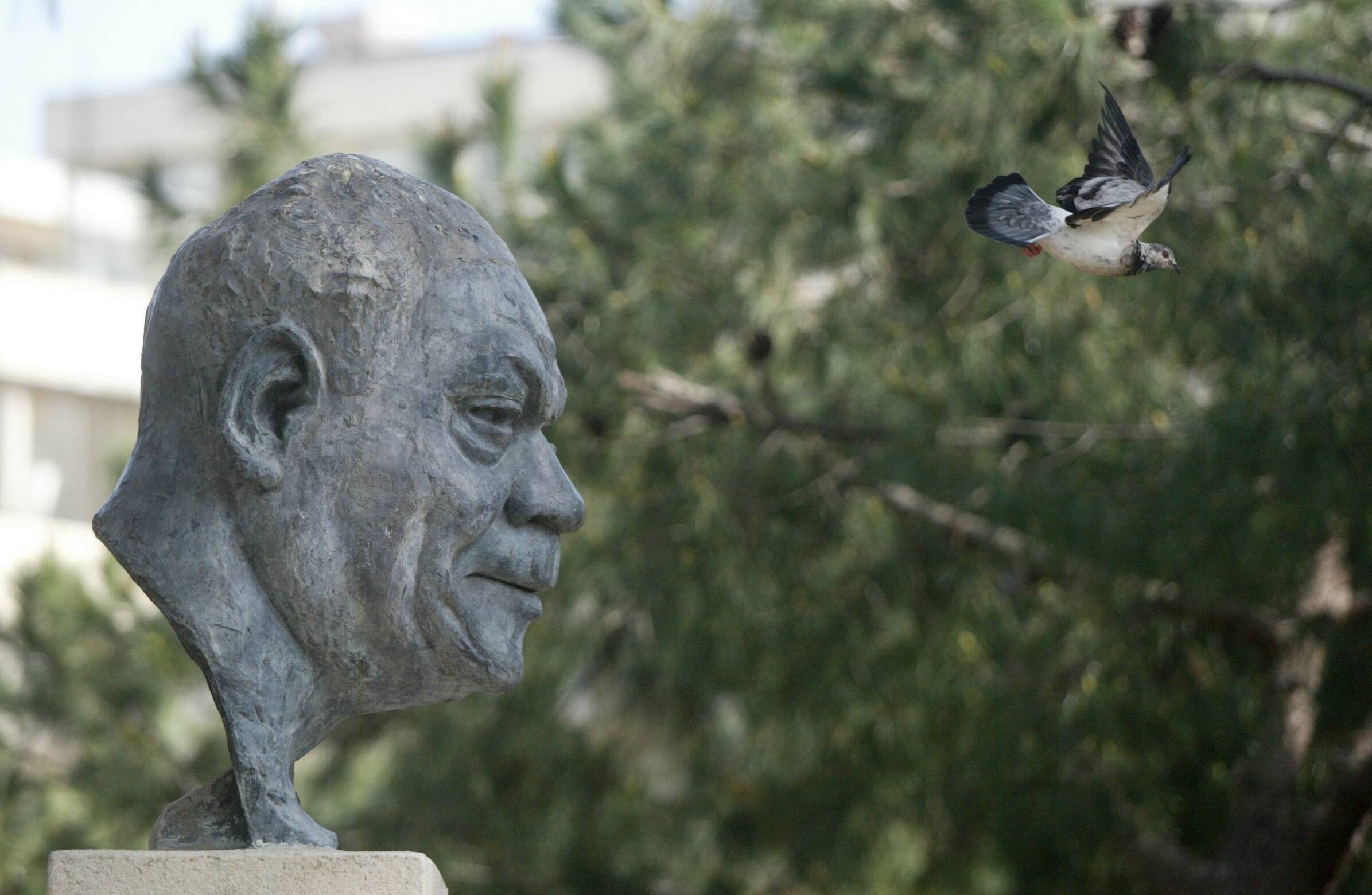 Sur les traces des statues érigées à la gloire de femmes et d'hommes qui ont marqué l'Histoire à Antibes