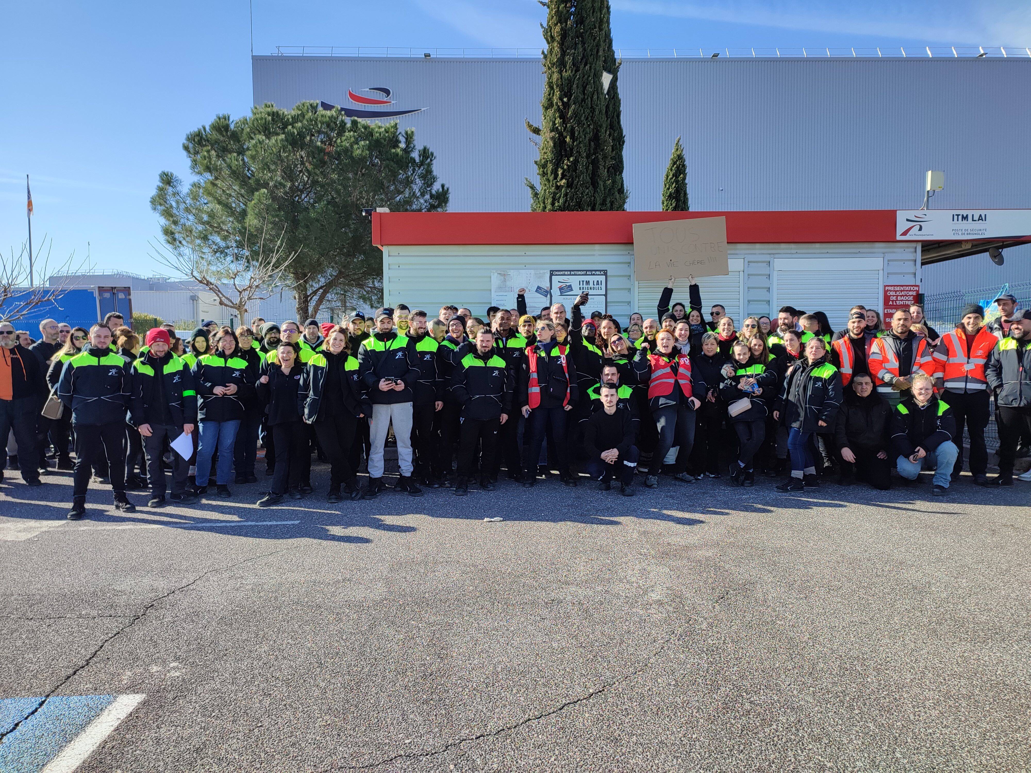 "C'est inacceptable, on ne peut pas signer": les salariés de la centrale Intermarché en grève à Brignoles