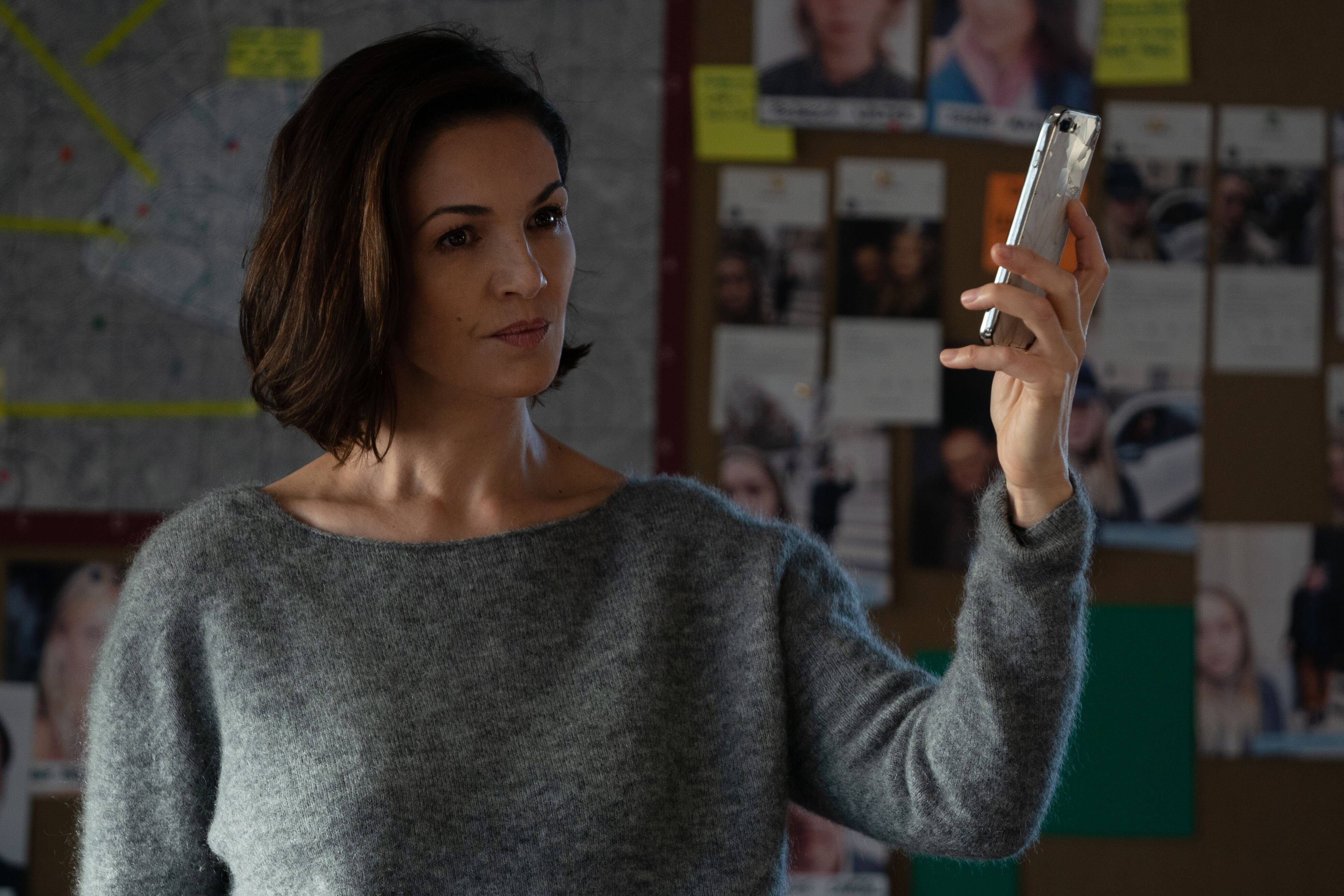 "C'est un rôle phare": Nadia Farès revient à l'écran dans une mini-série autour du harcèlement des femmes