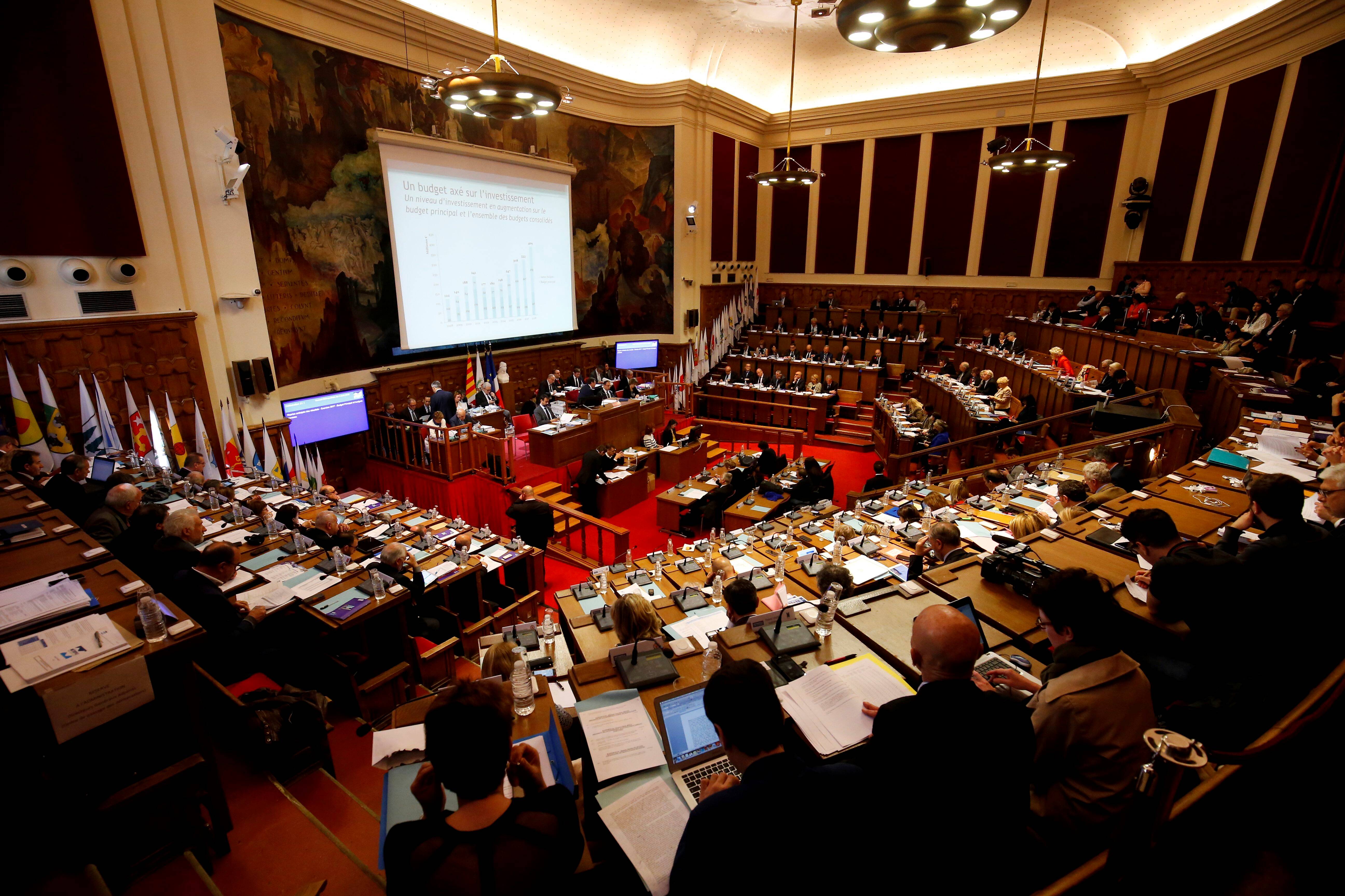 "Il faut être cohérent et arrêter la démagogie": la Métropole de Nice réagit aux critiques sur le débat d'orientation budgétaire à venir ce jeudi