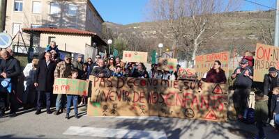 Des parents se mobilisent contre la fermeture d'une classe à Saint-Vallier