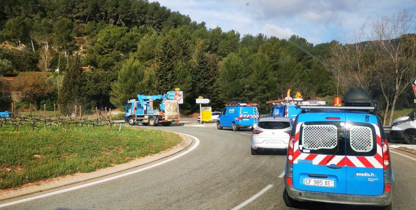 Réforme des retraites: opération escargot en cours entre Cuers et Toulon