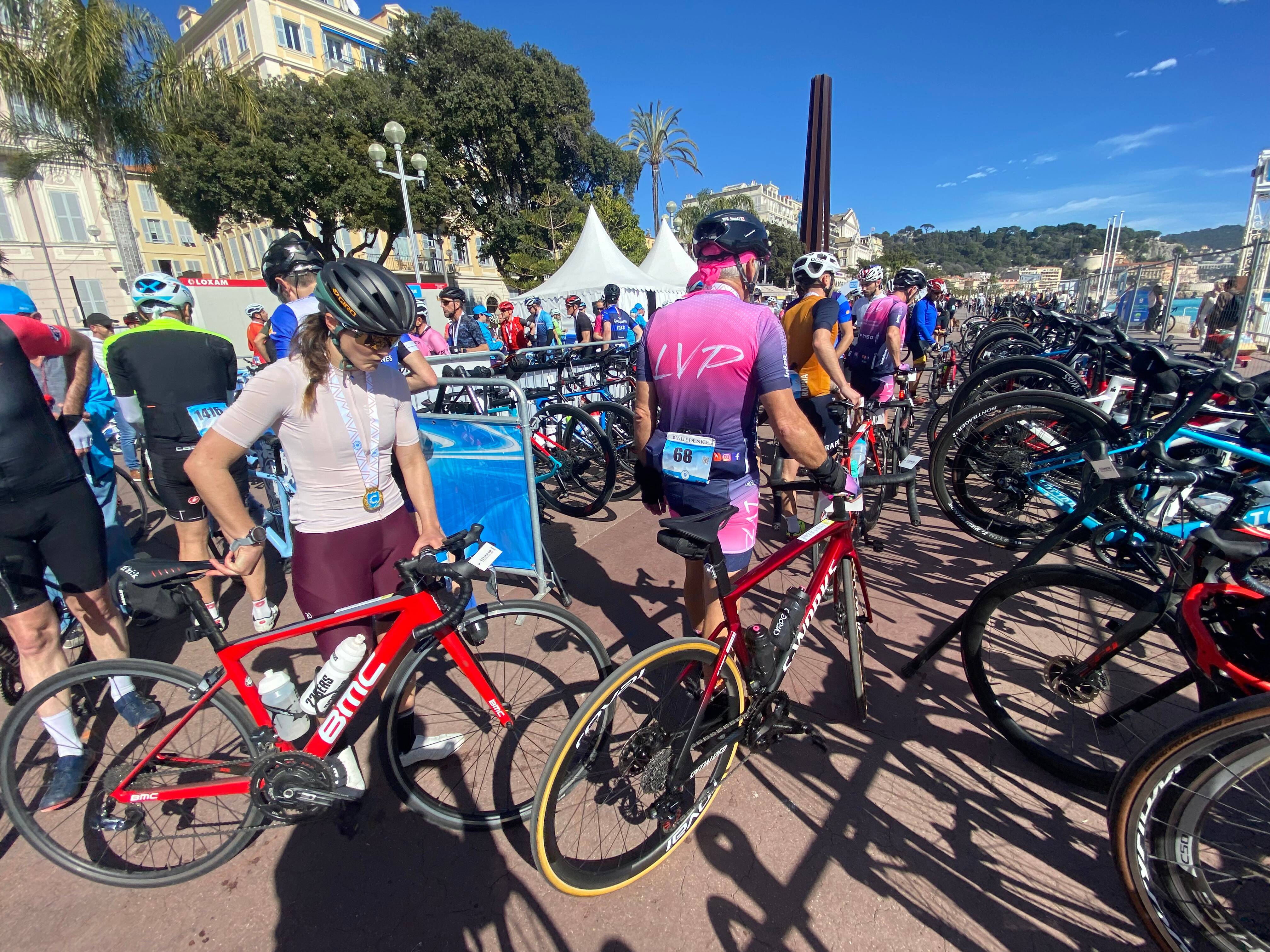 Bénévoles, cyclistes amateurs et ateliers Le Paris-Nice anime la Prom'  ce week-end - Monaco-Matin