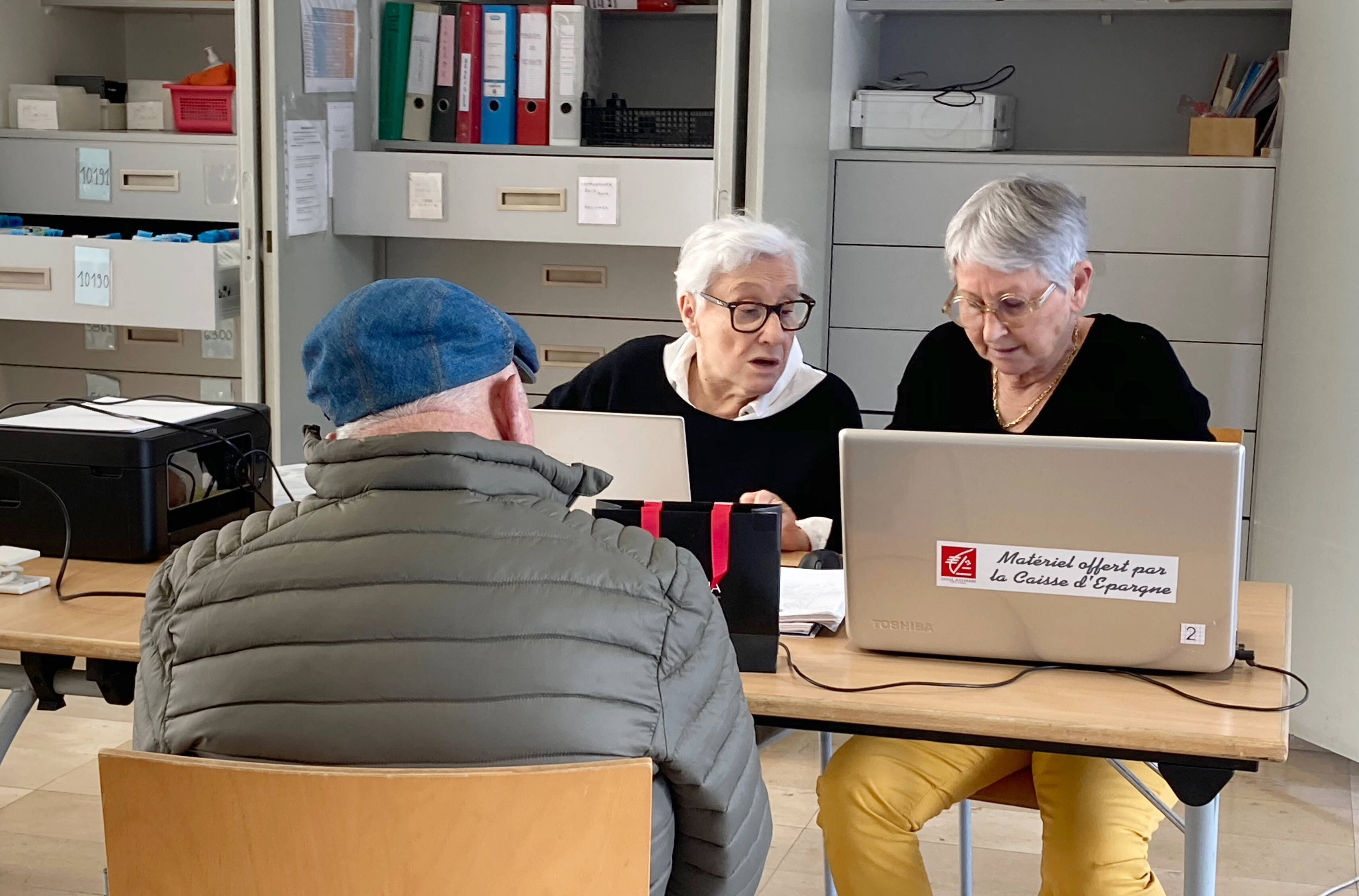 Dans le Var, une bibliothèque sonore pour retrouver le goût de la lecture: on vous emmène à sa découverte