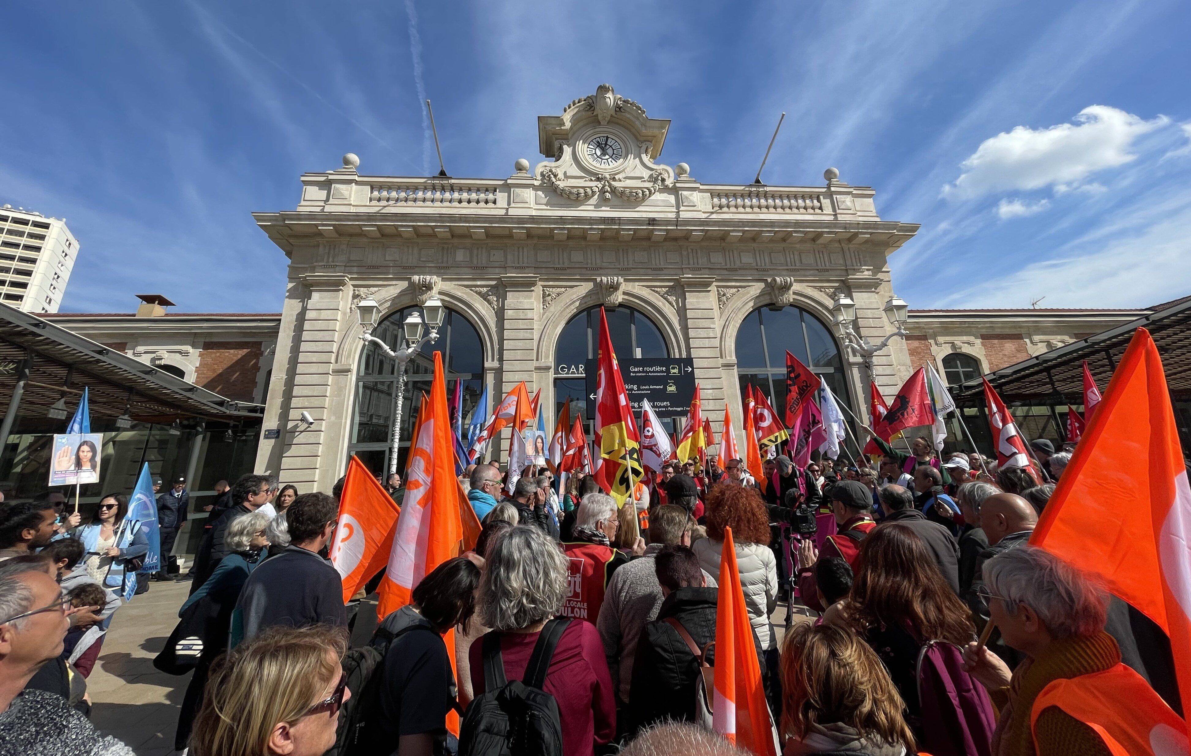 Réforme des retraites: rassemblement en marge des épreuves du bac à Toulon... On fait le point sur les actions à venir dans le Var