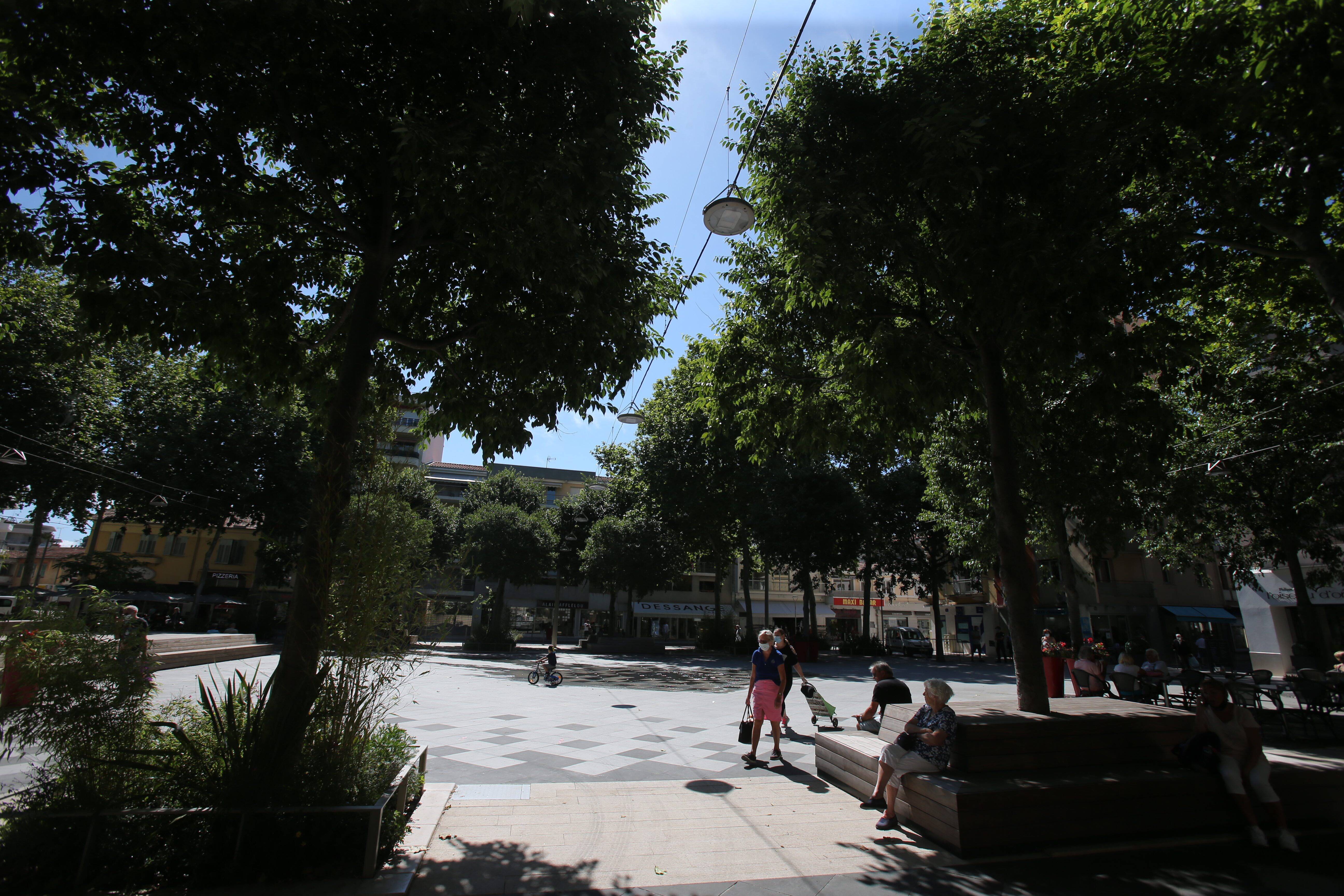 Les deux ados repéraient les personnes âgées au distributeur de billets pour les dépouiller à Cagnes-sur-Mer