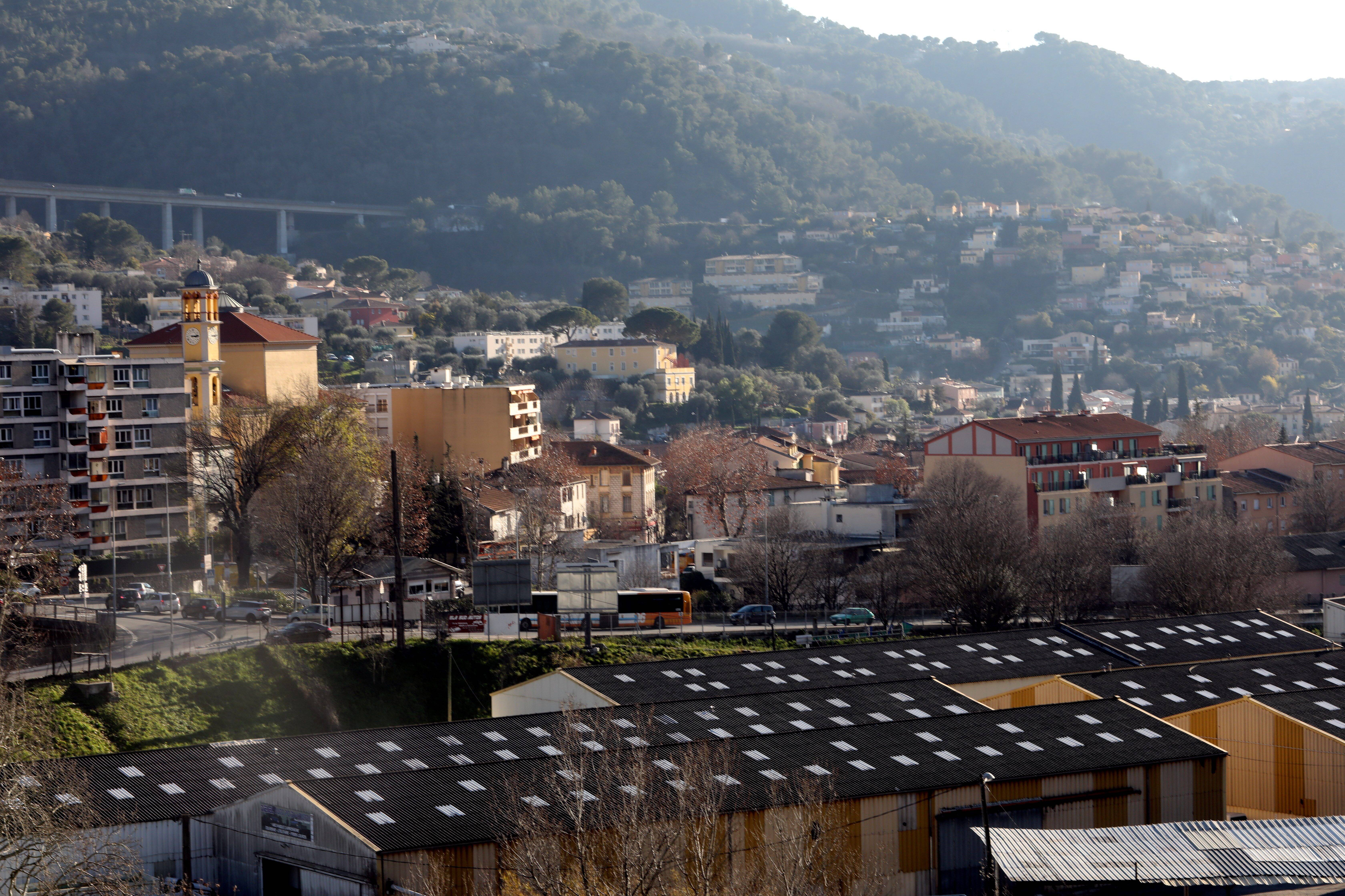 Une commune proche de Nice propose des délais courts pour renouveler son passeport, elle est prise d'assaut par les usagers