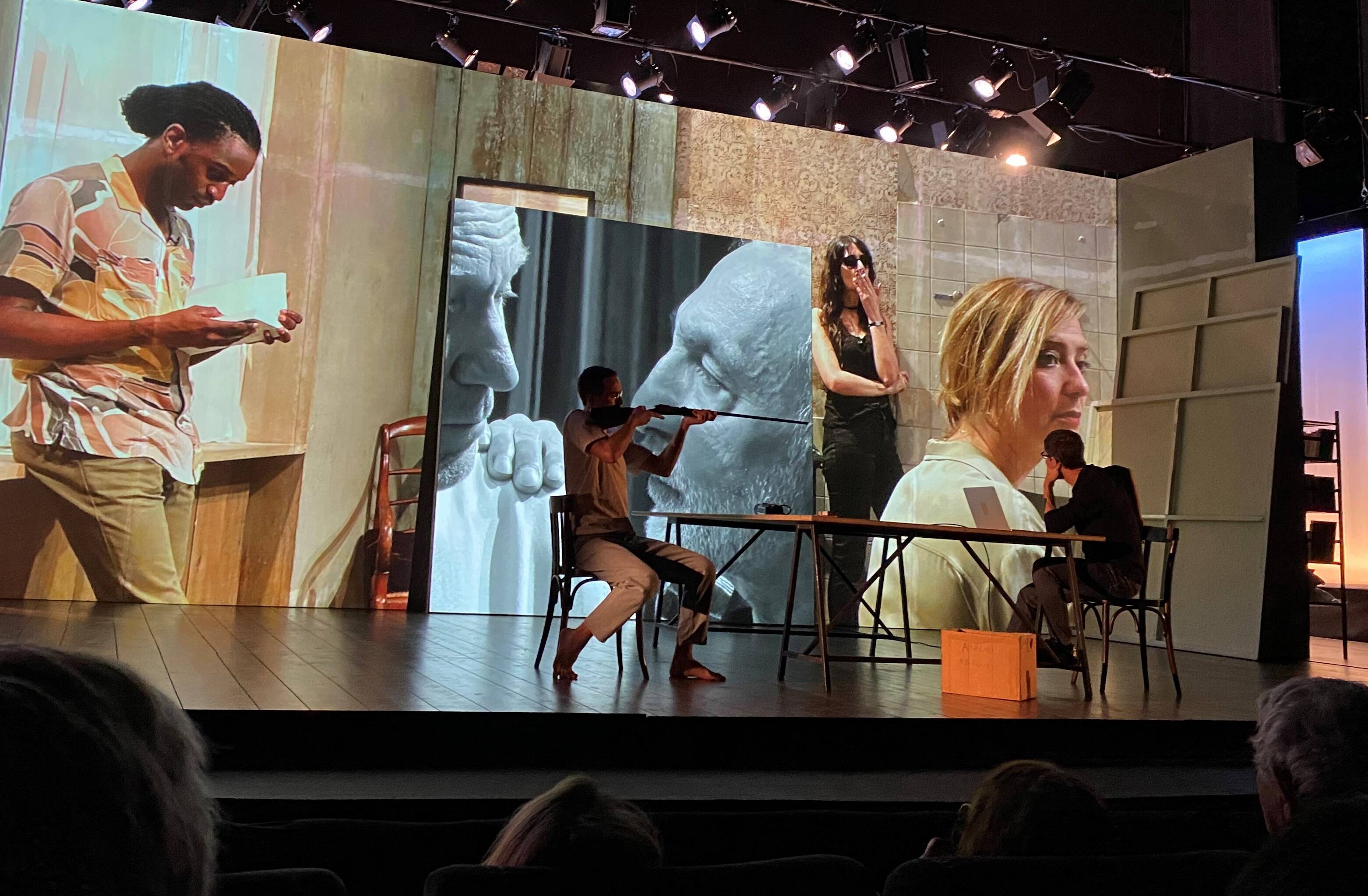 "La Mouette", un classique du théâtre remplumé par une version avant-gardiste à Sainte-Maxime