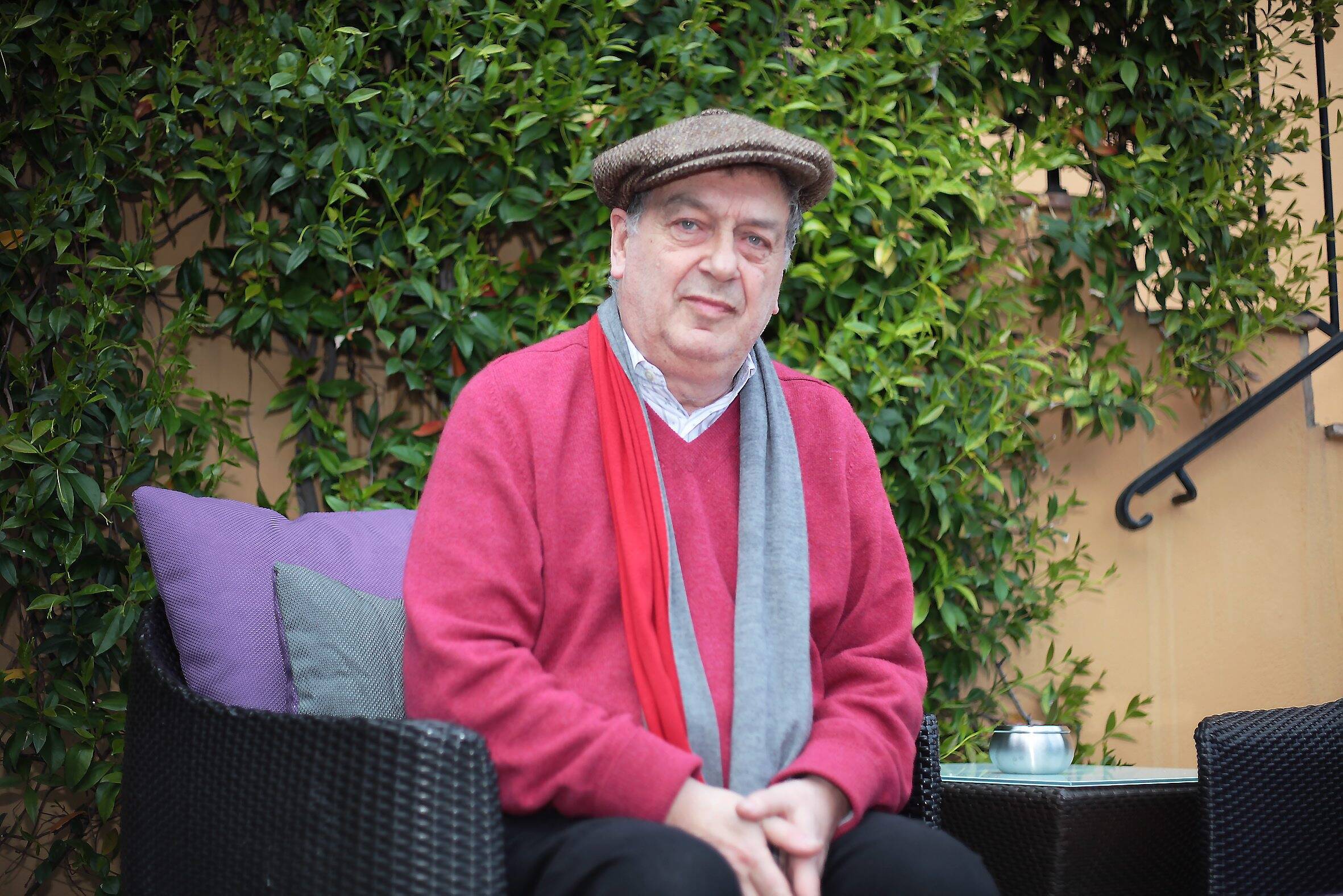 "Un certain mystère entoure la famille royale": Stephen Frears rend hommage à une femme passionnée d'histoire dans "The Lost King"