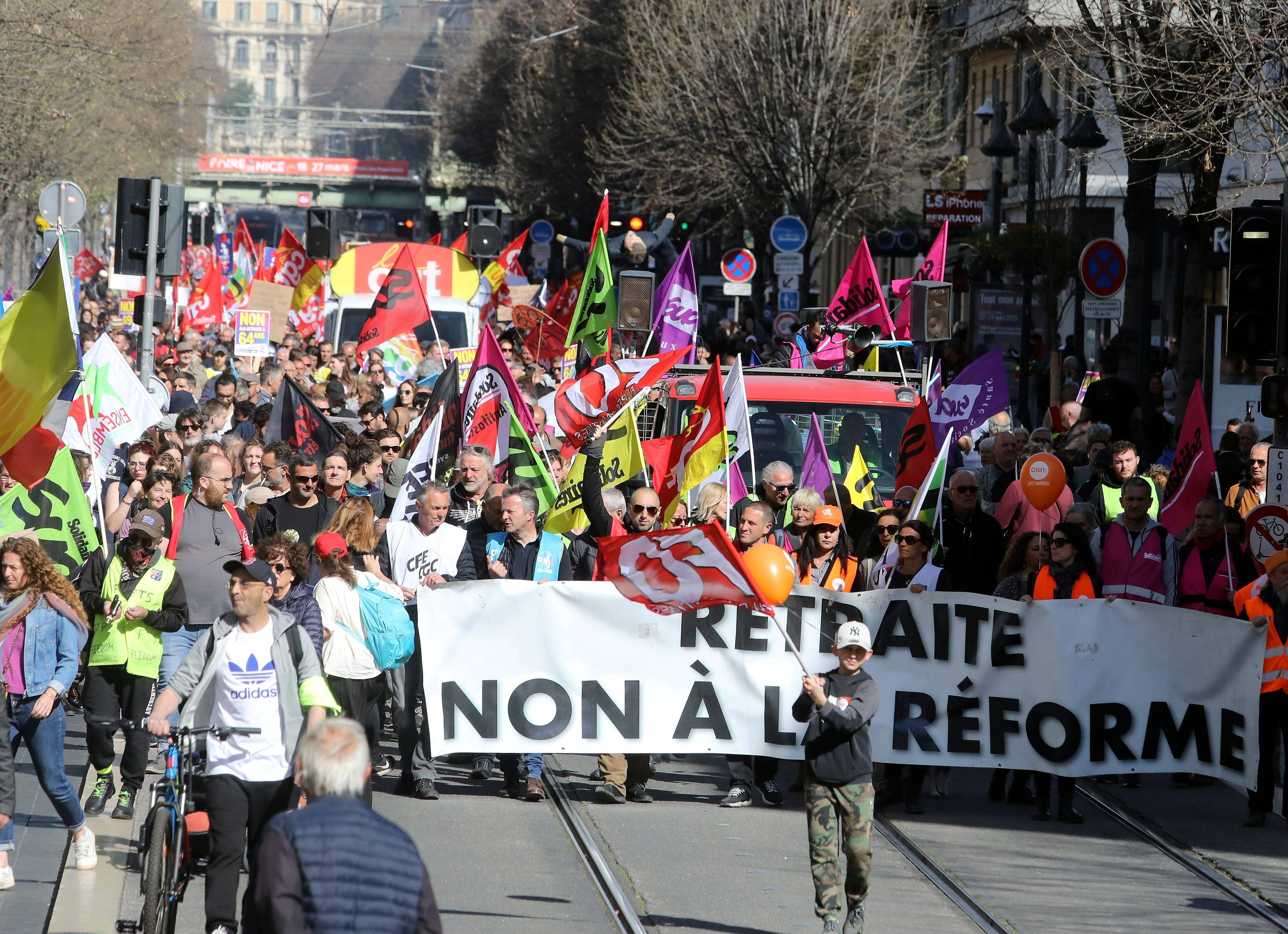 Selon les syndicats ou la police? On a passé au crible les chiffres de la participation des 10 manifestations à Nice