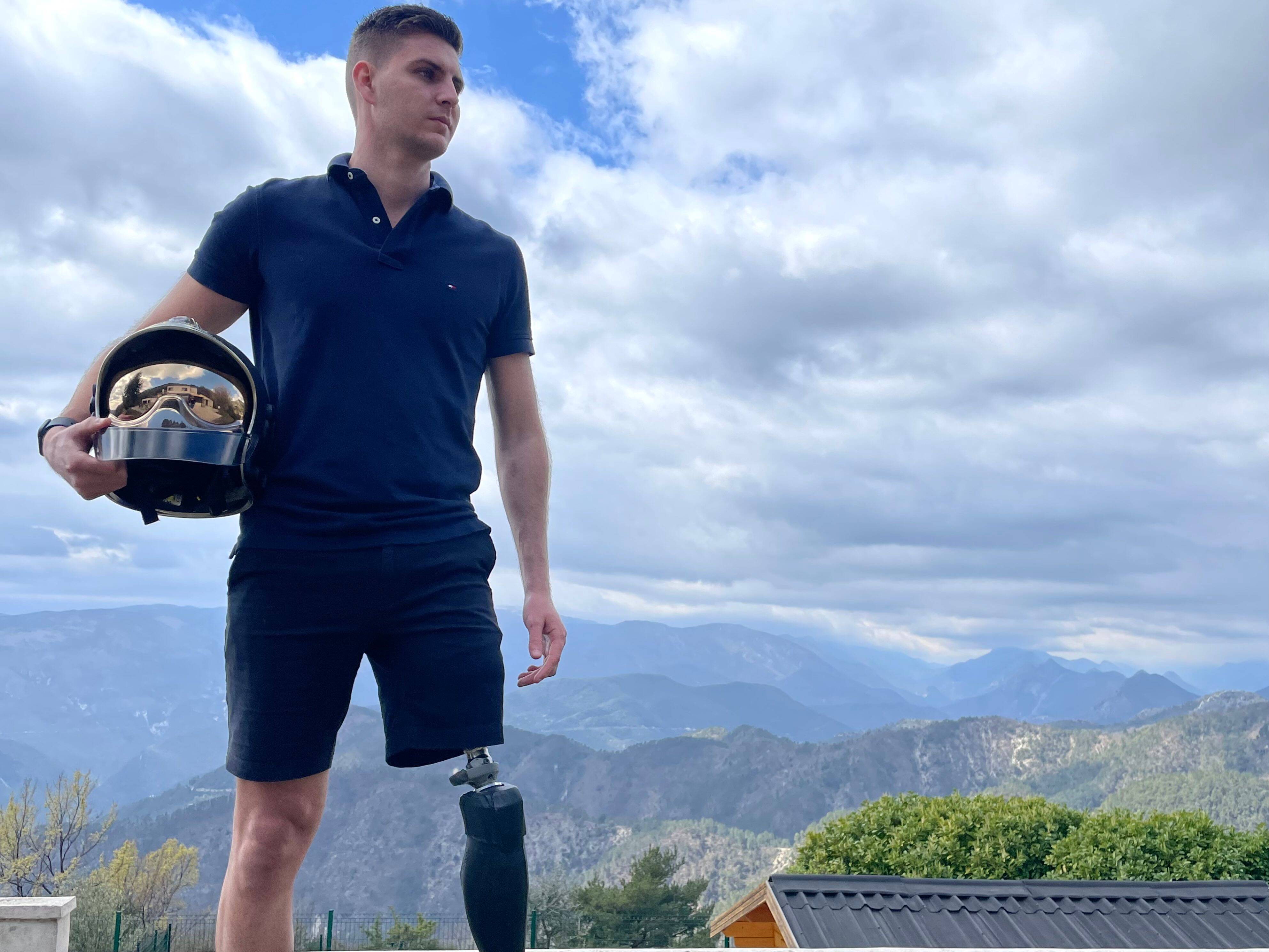 "Tes seules limites sont celles que tu te fixes!": comment Alexandre, jeune sapeur-pompier azuréen, s'est relevé du grave accident qui lui a coûté sa jambe